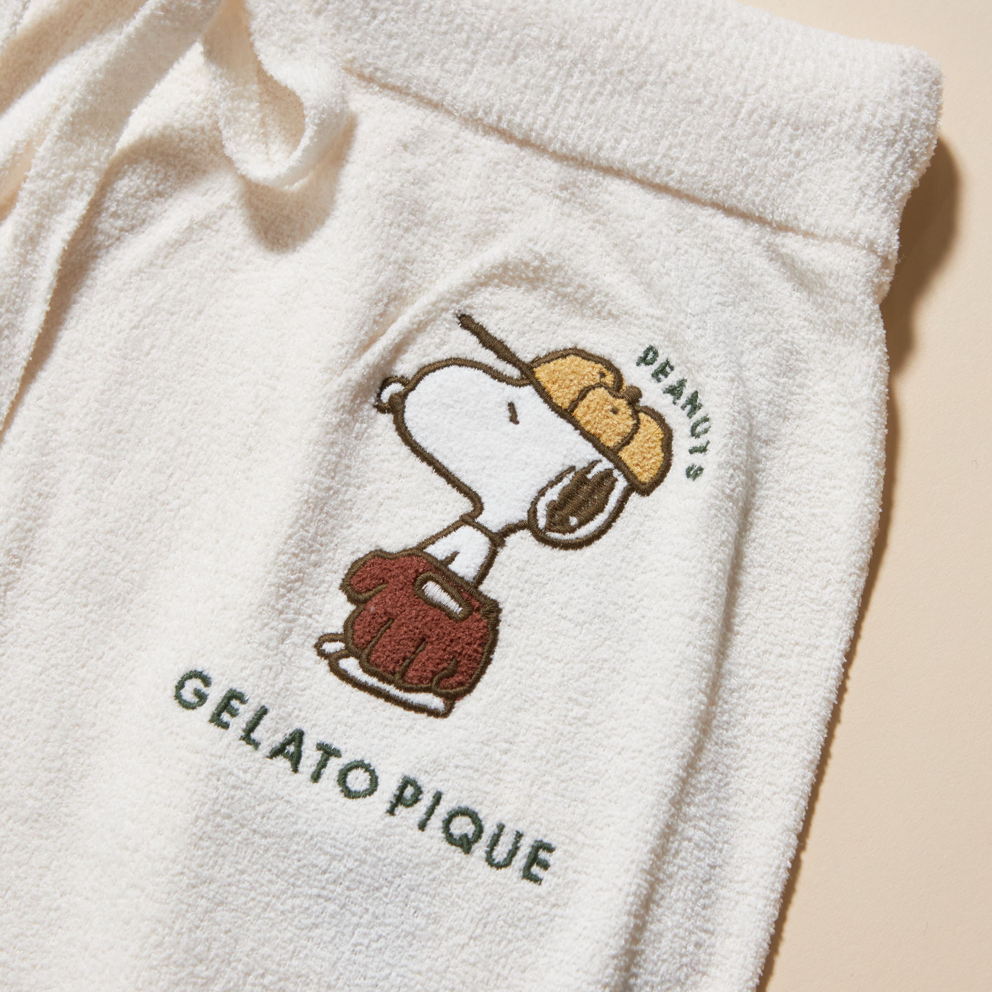 【WOMEN】【PEANUTS】スヌーピーJQDプルオーバー&ショートパンツ