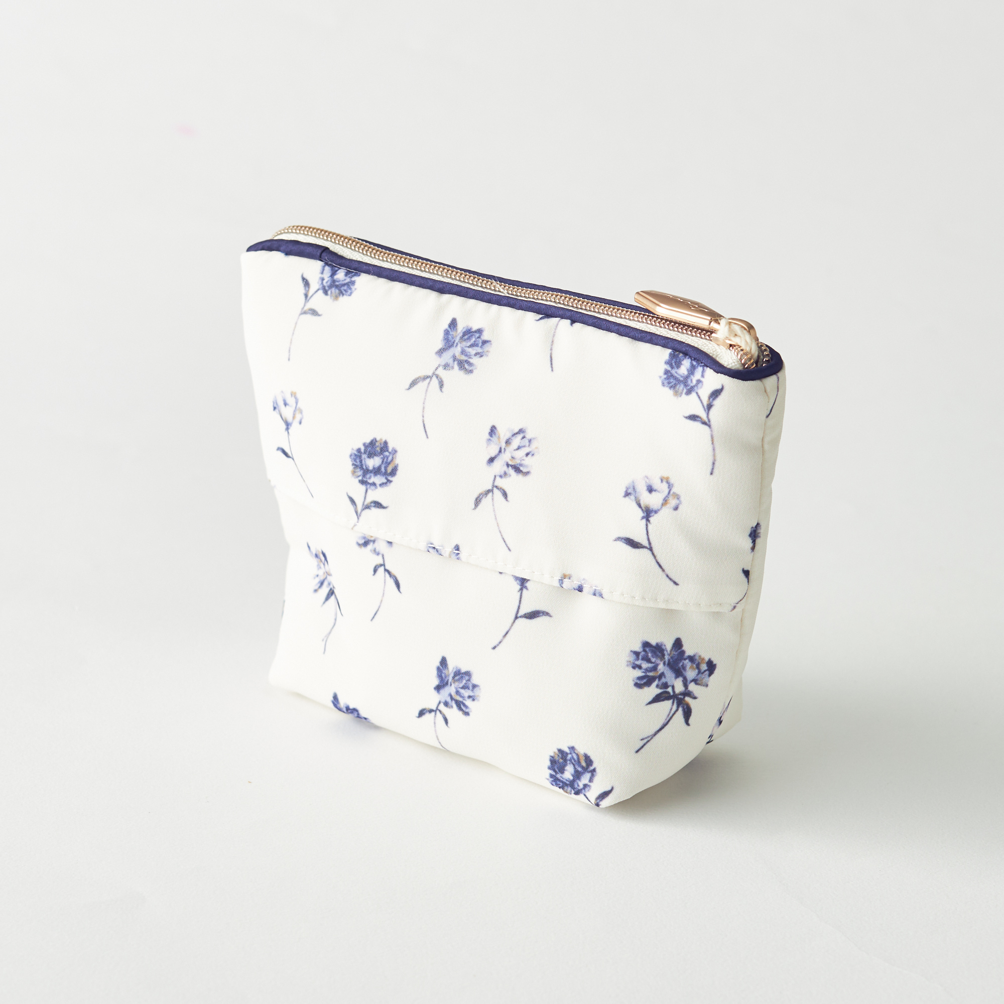 【WOMEN】ローズ柄ティッシュポーチ&ハンドタオル