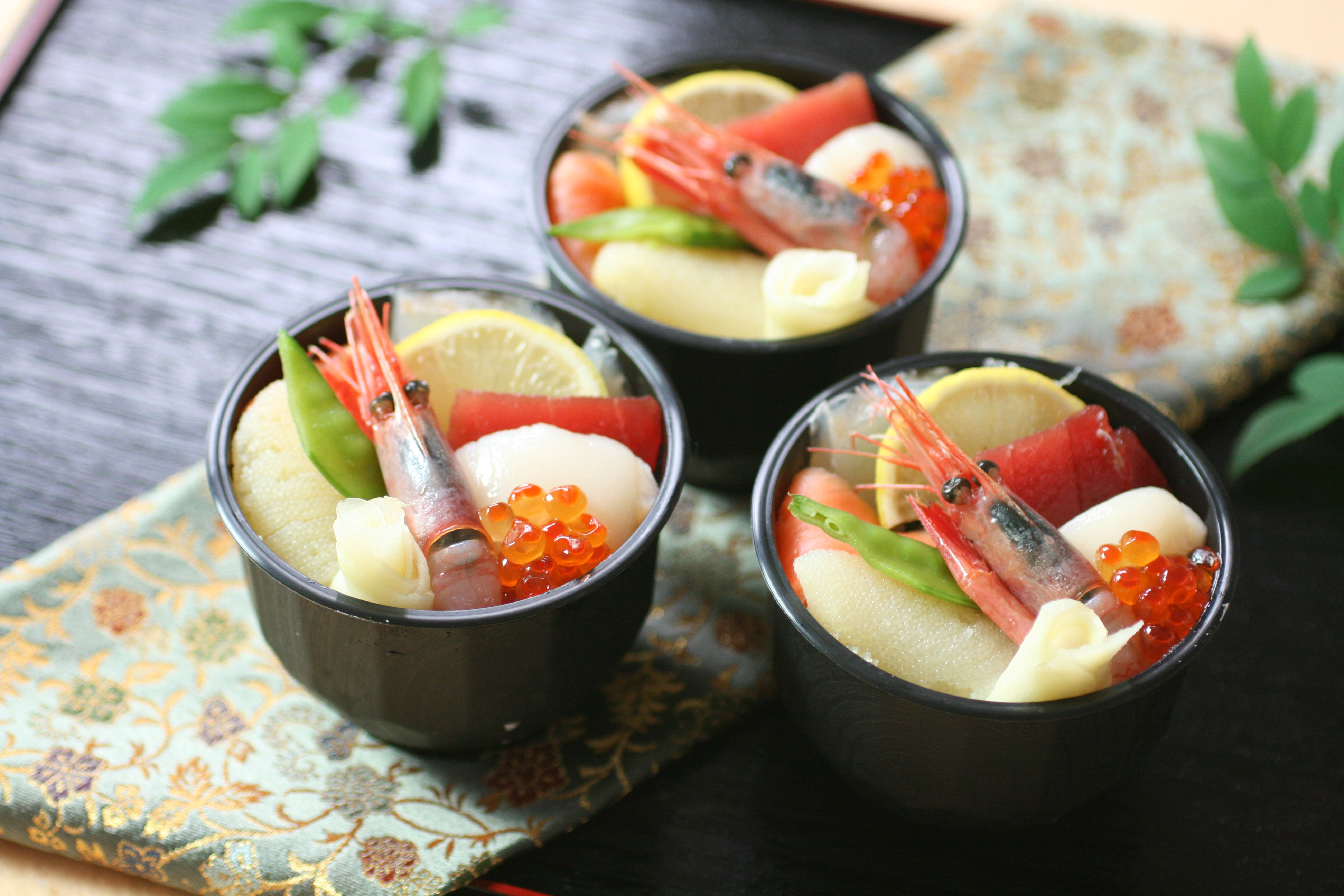 七色の海鮮ミニ丼