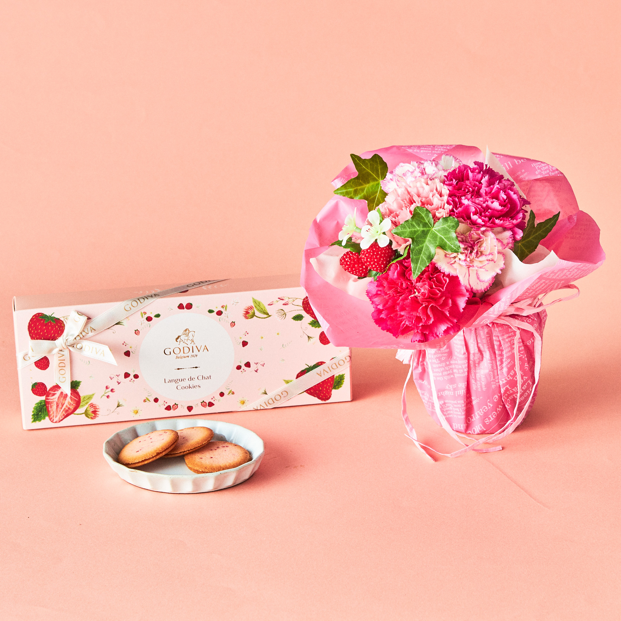 【日比谷花壇×ゴディバ】そのまま飾れるブーケとGODIVA苺クッキーセット