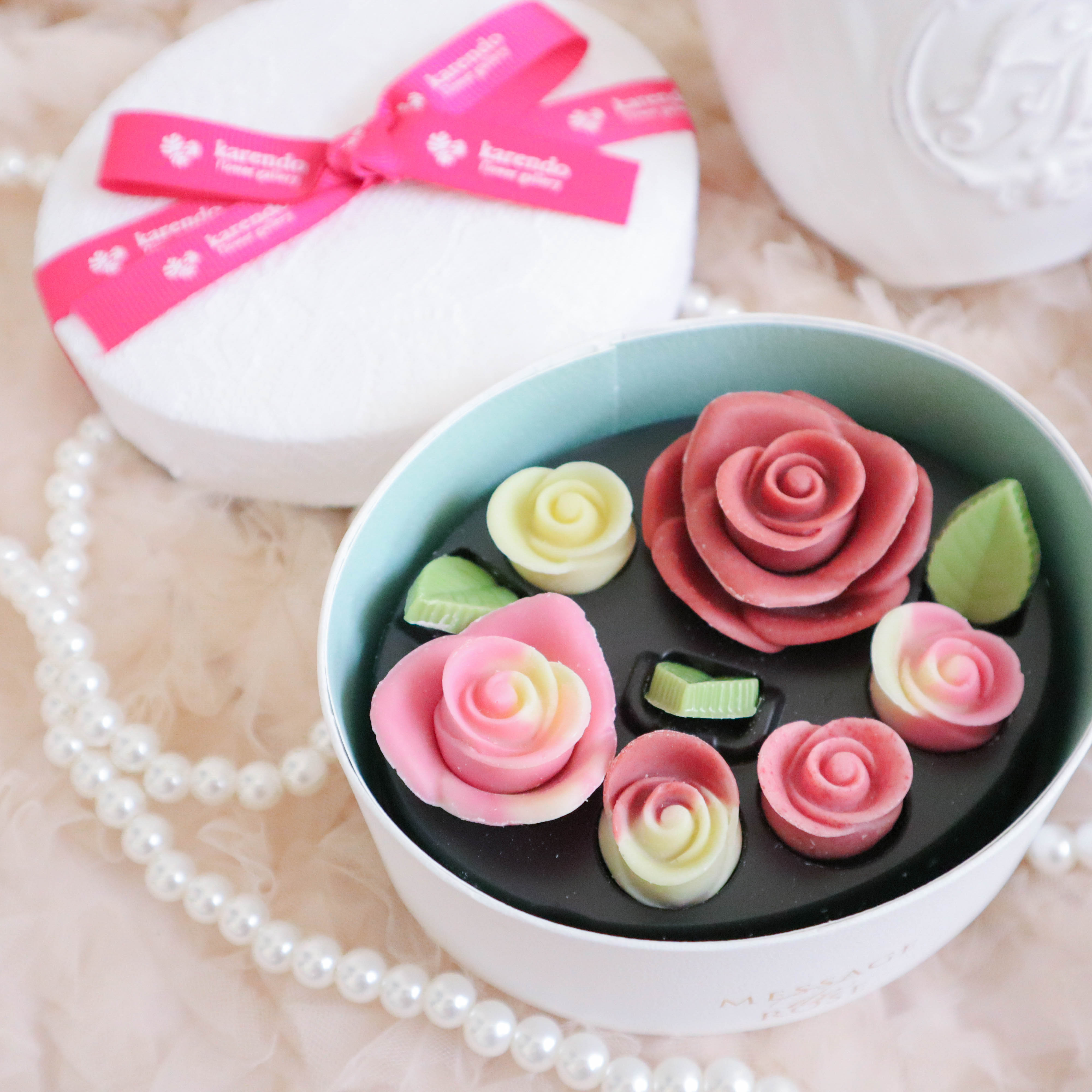 【母の日限定】カーネーションアレンジメントと選べるスイーツセット