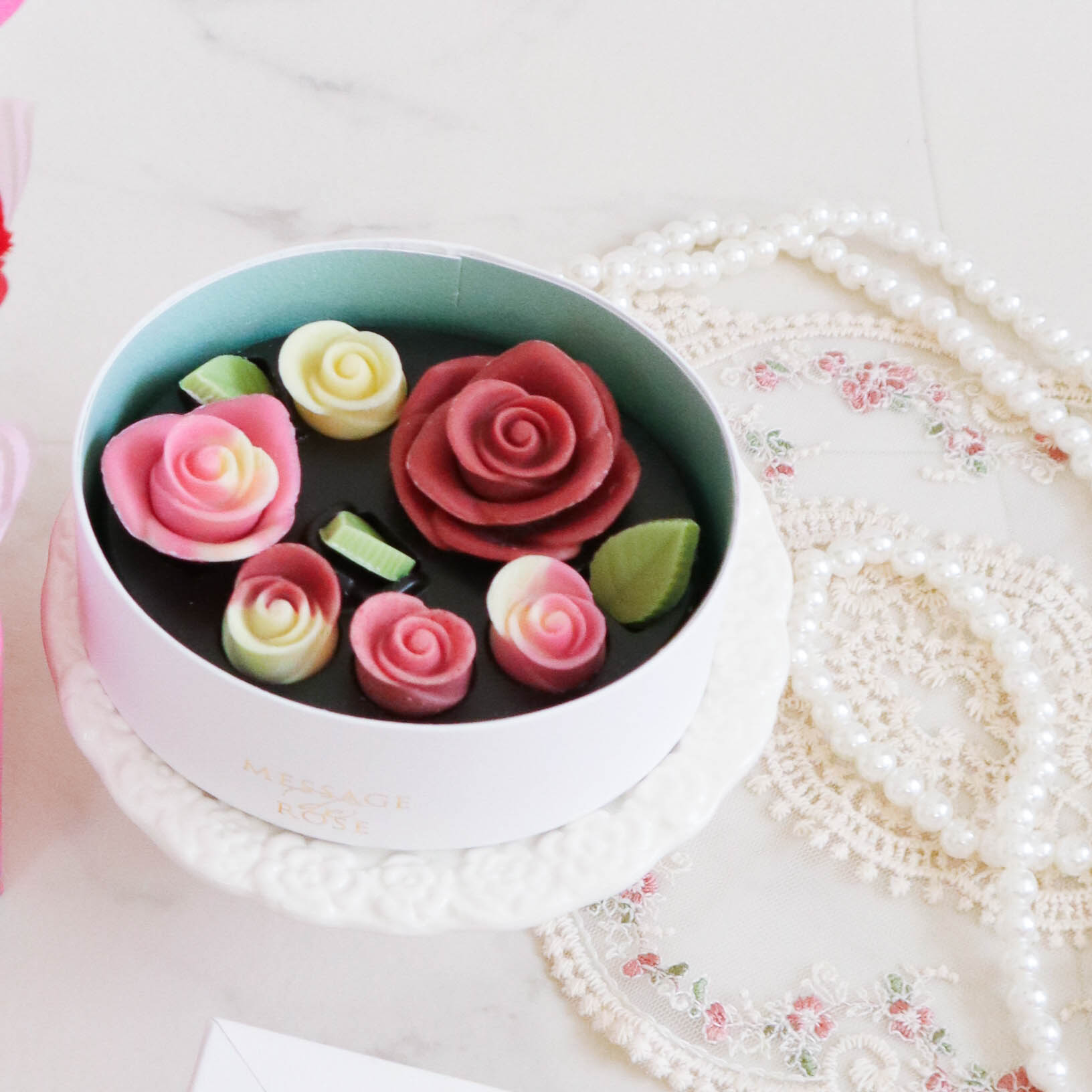 【母の日限定】カーネーションアレンジメントと選べるスイーツセット