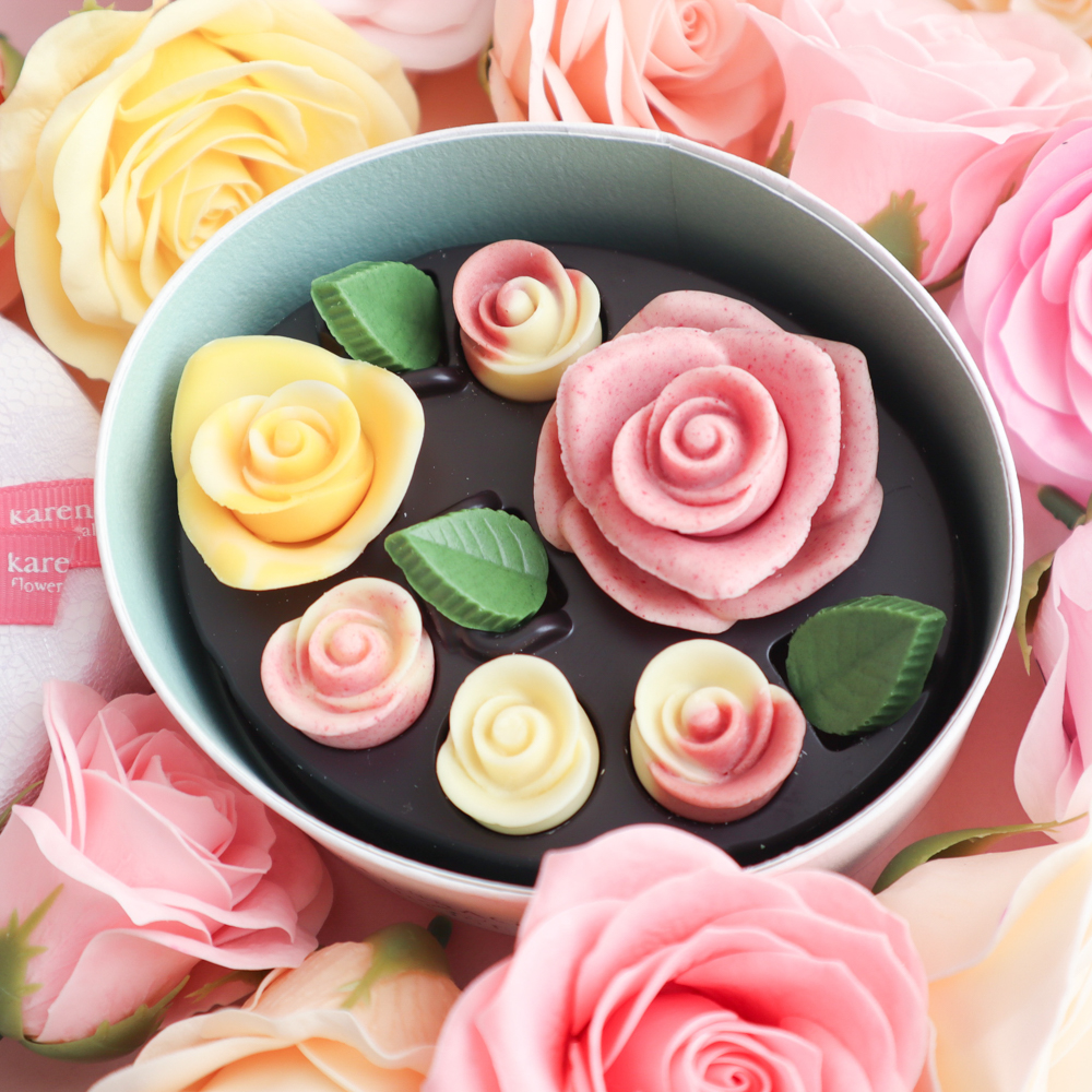 【母の日限定カーネーション/日比谷花壇】華やかなアレンジメントと選べるスイーツセット