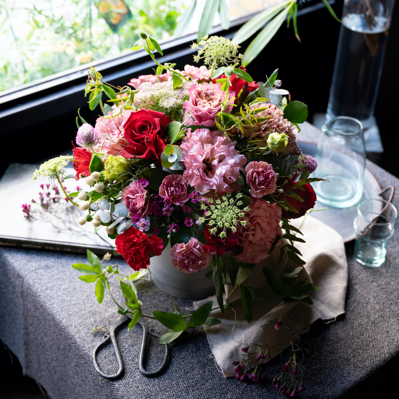 【母の日ギフト2024】Mother's Day Arrangement -CHIC-