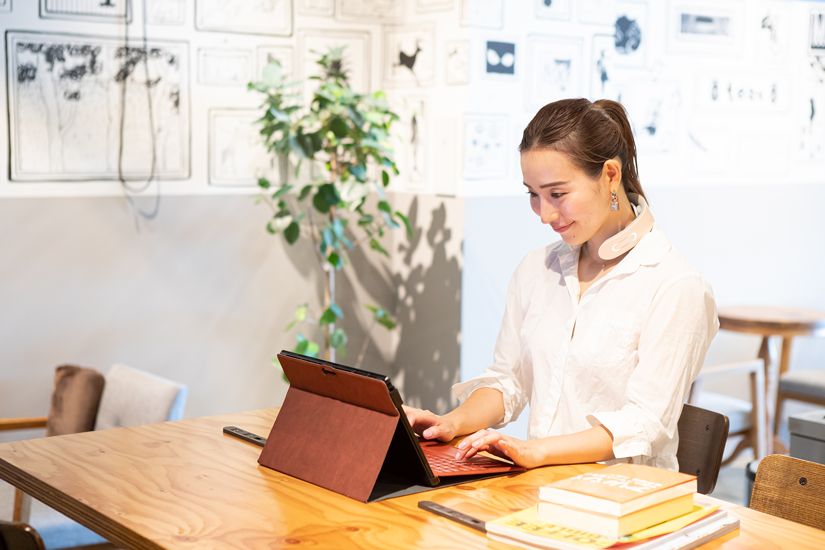 【母の日限定BOX付き】癒しの時間を贈る！選べるお花のチョコとネックケアのセット