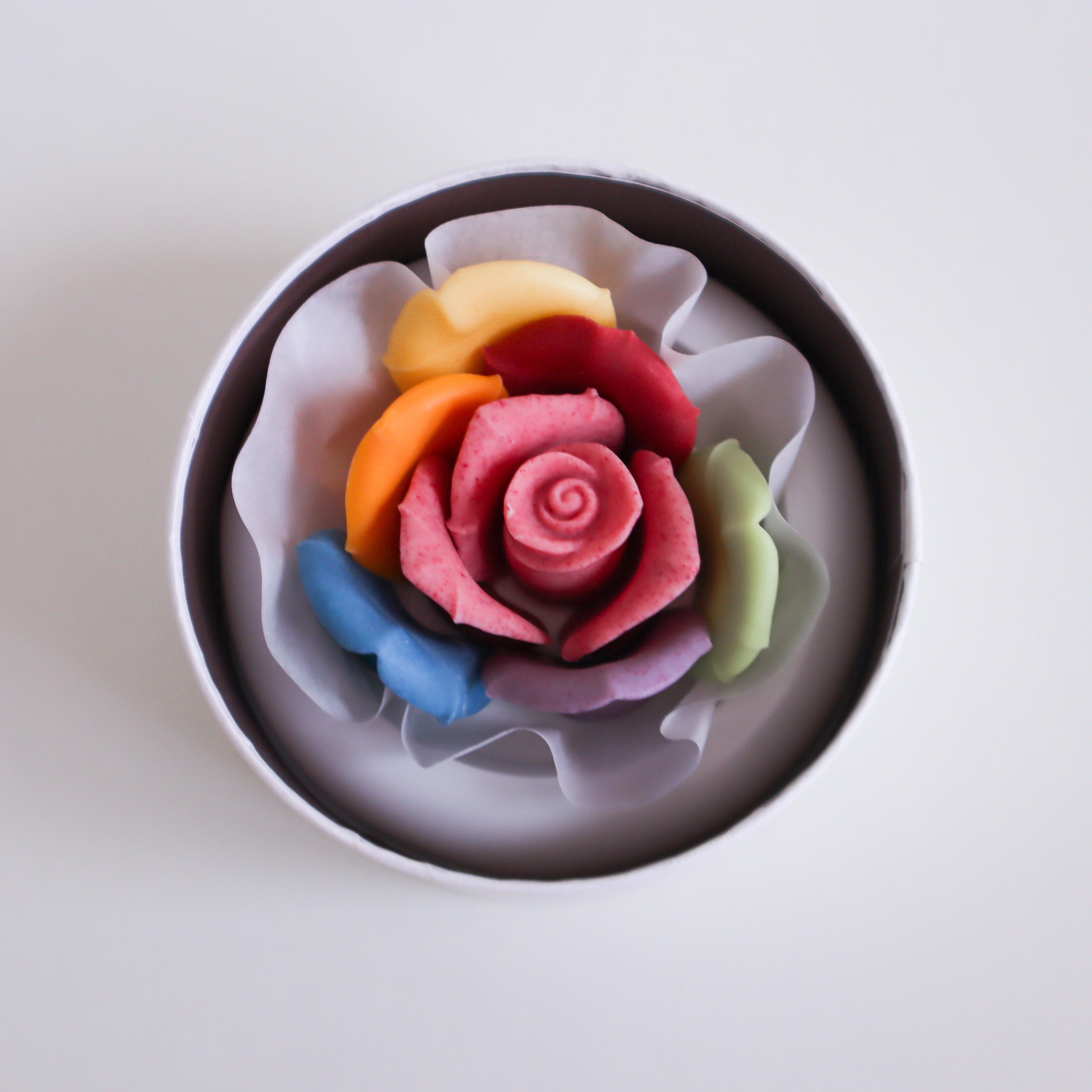 【母の日限定BOX付き】癒しの時間を贈る！選べるお花のチョコとネックケアのセット