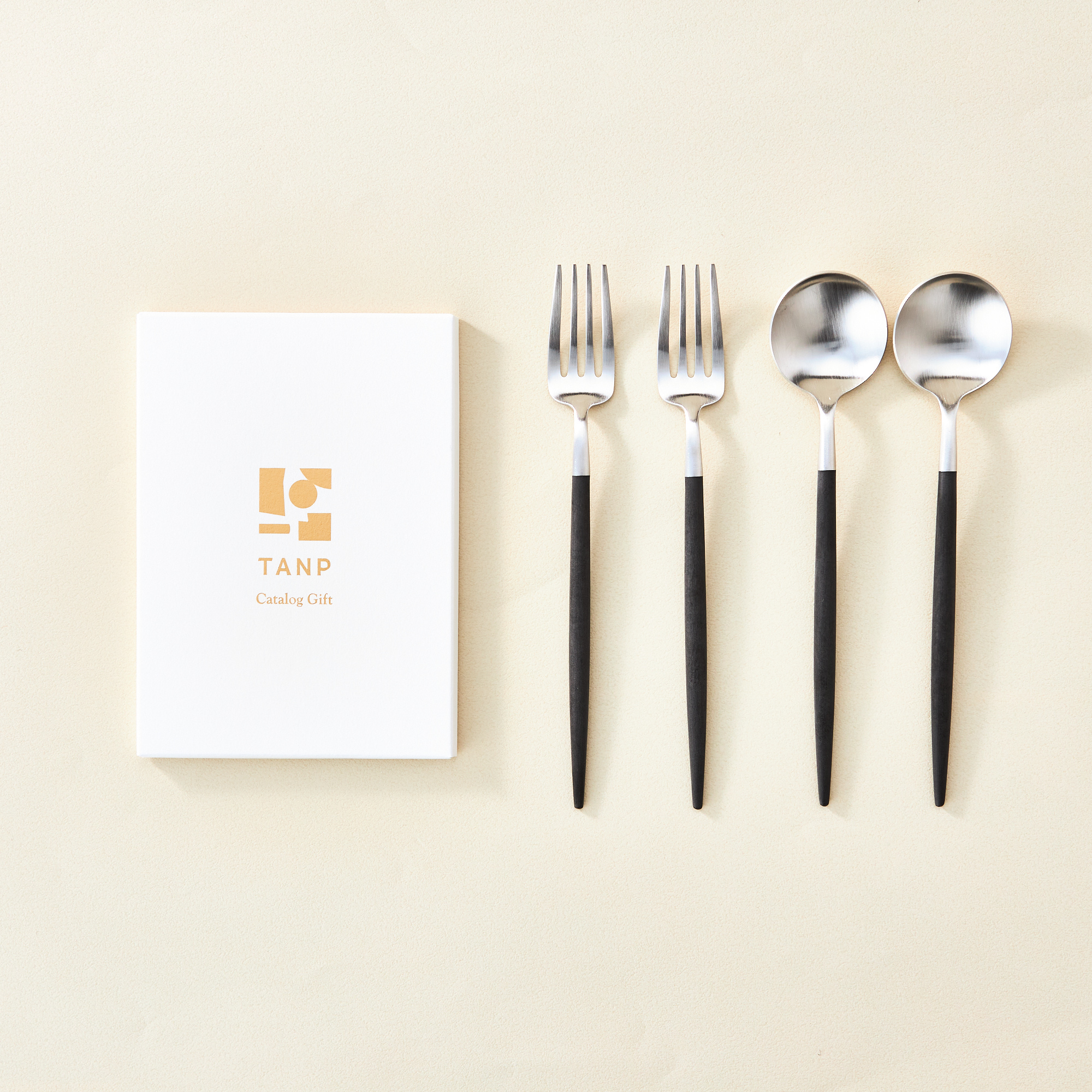 【名入れ】選べるカタログギフト “Wedding”とクチポールカトラリーデザートセット