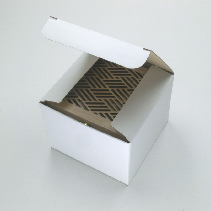 釉彩マグ 木箱入赤