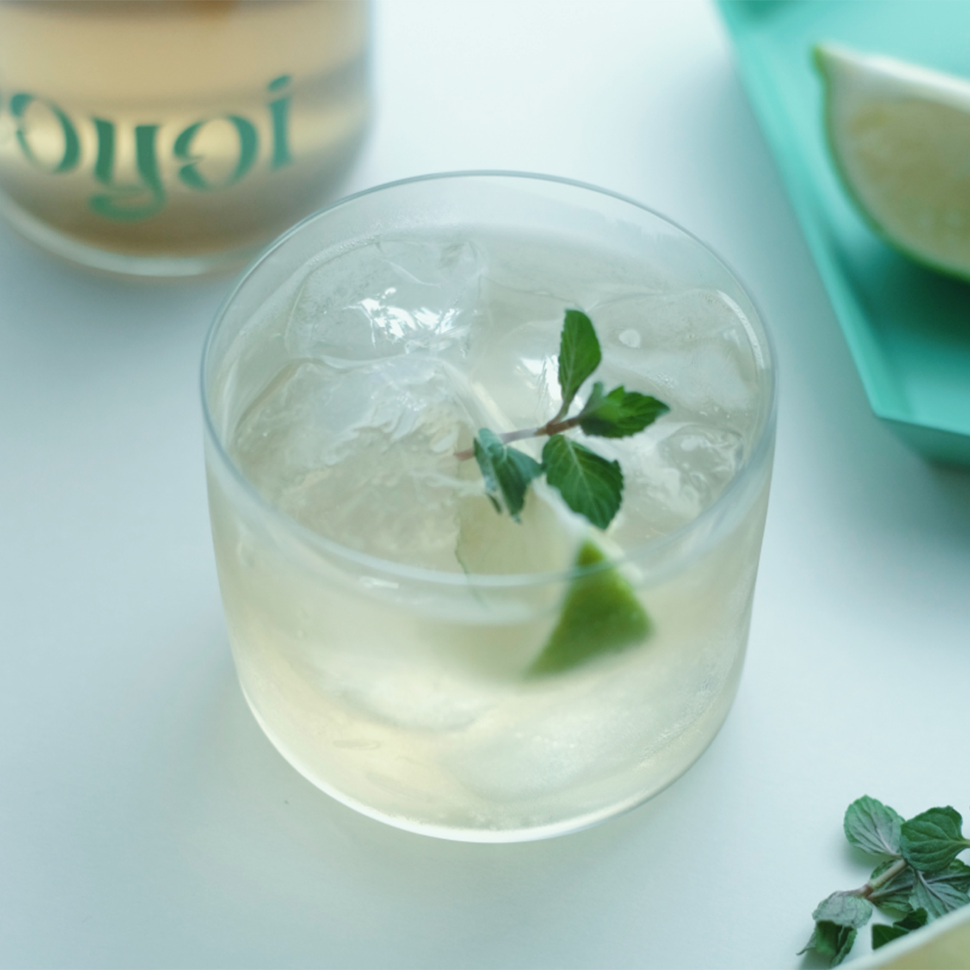 贅沢おつまみ、ハニーナッツ×ミシュラン愛⽤のスパ ークリングのセット