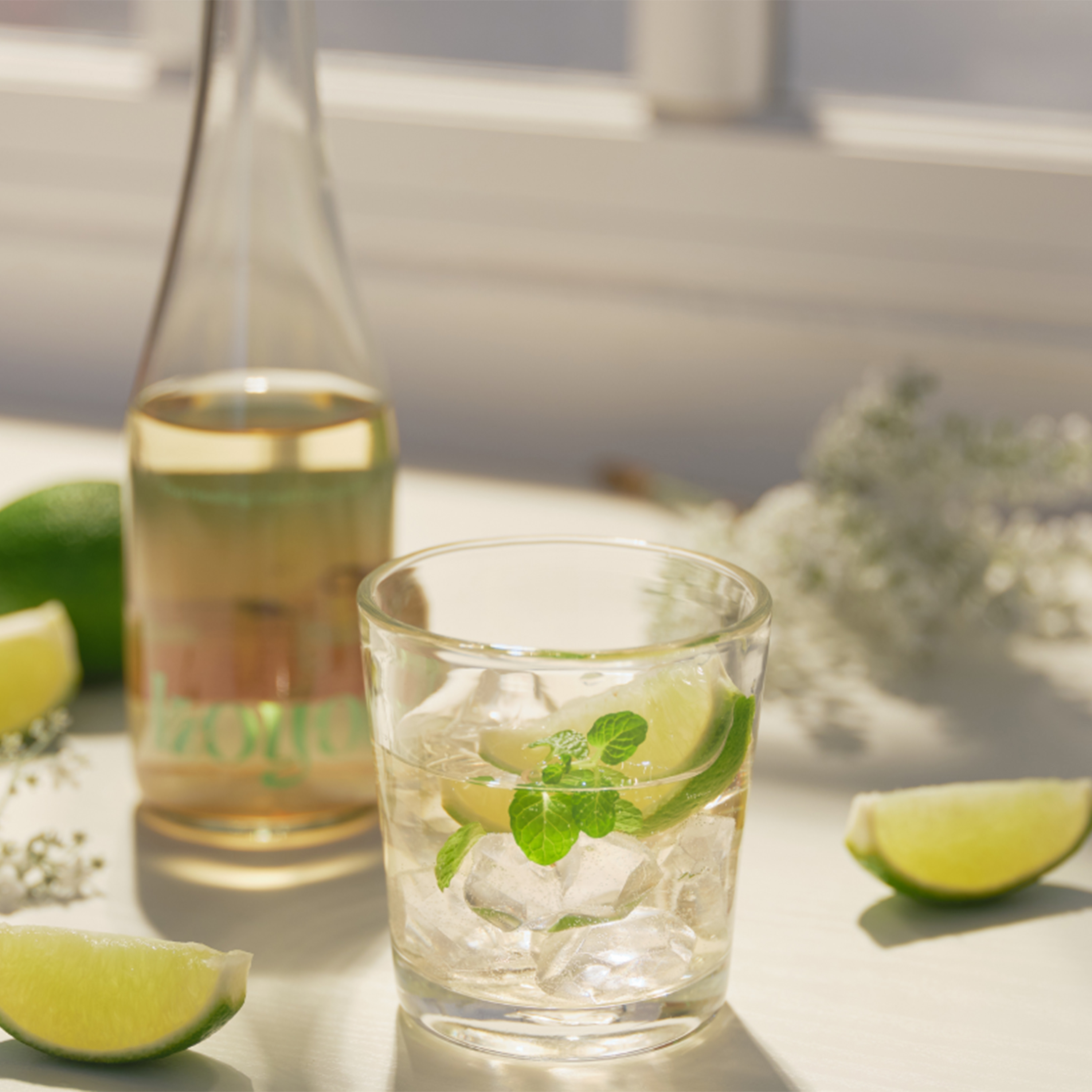 贅沢おつまみ、ハニーナッツ×ミシュラン愛⽤のスパ ークリングのセット