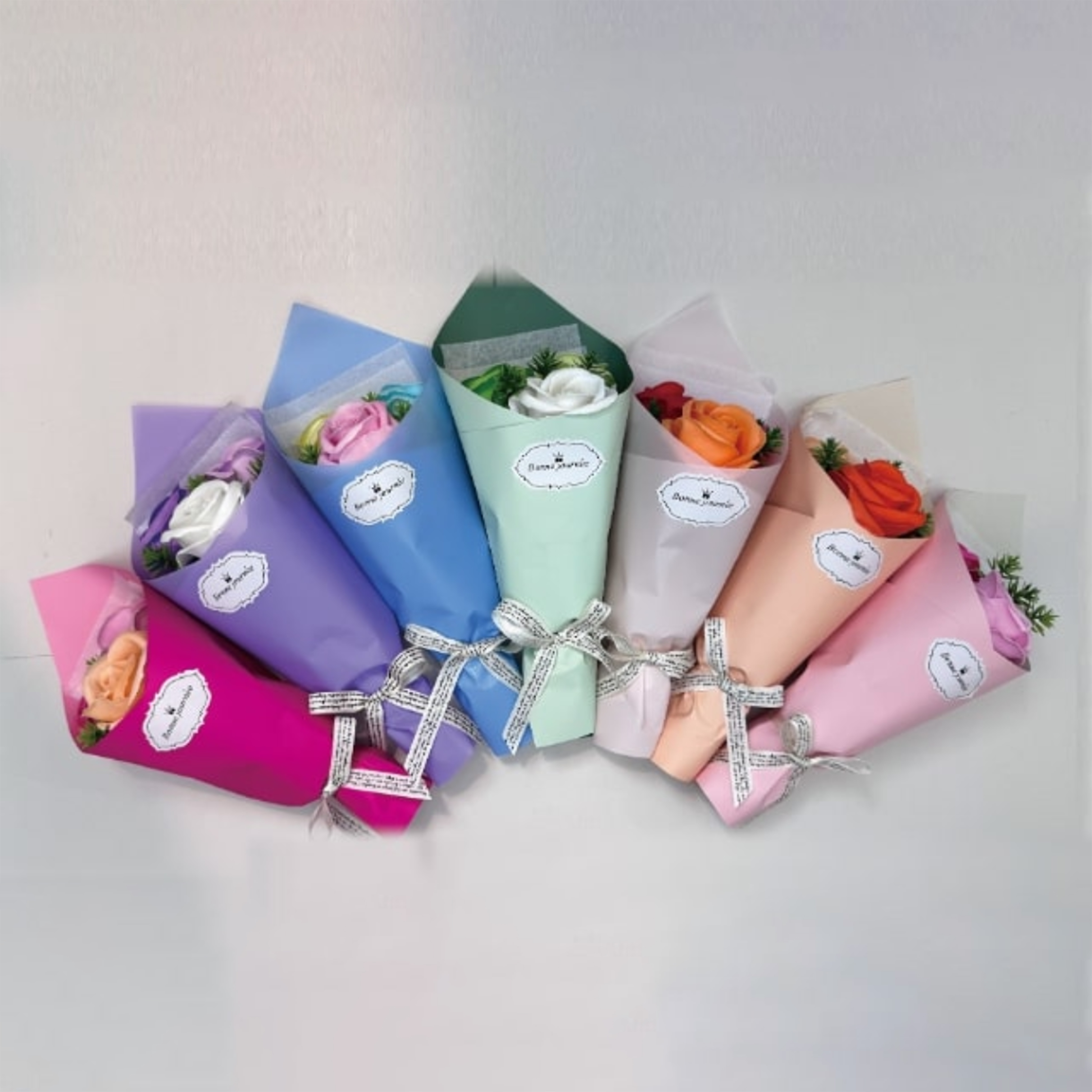 花の⾹りに包まれるミニ花束×⽣イチゴカクテルセット