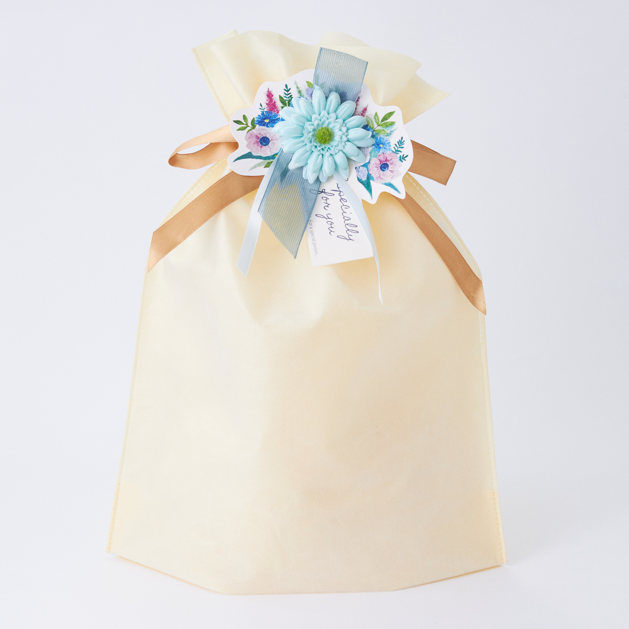 誕生日プレゼントに！ケーキマグ&選べる紅茶と名入れもできる今治タオル花刺繍&無地ハンカチセット