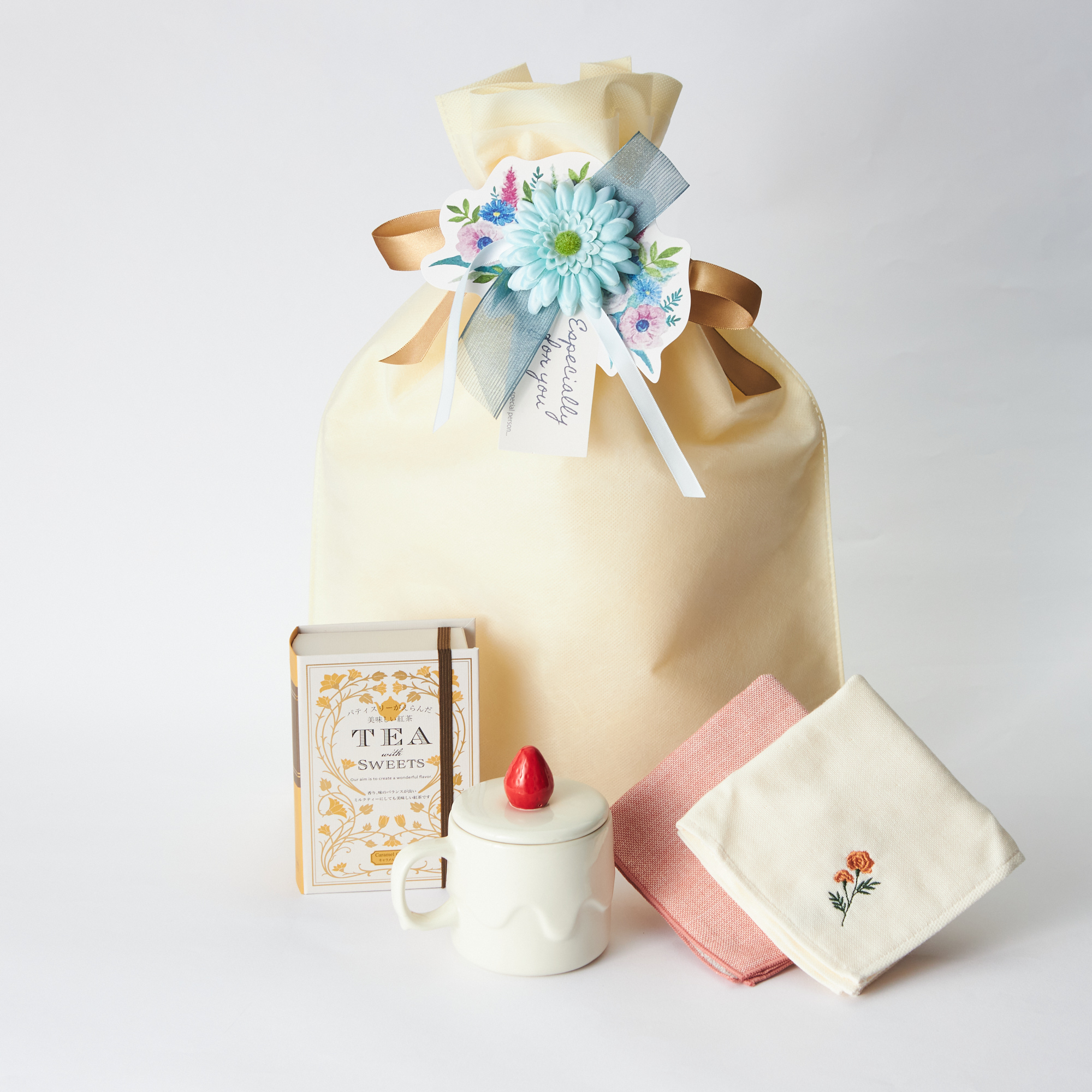 誕生日プレゼントに！ケーキマグ&選べる紅茶と名入れもできる今治タオル花刺繍&無地ハンカチセット