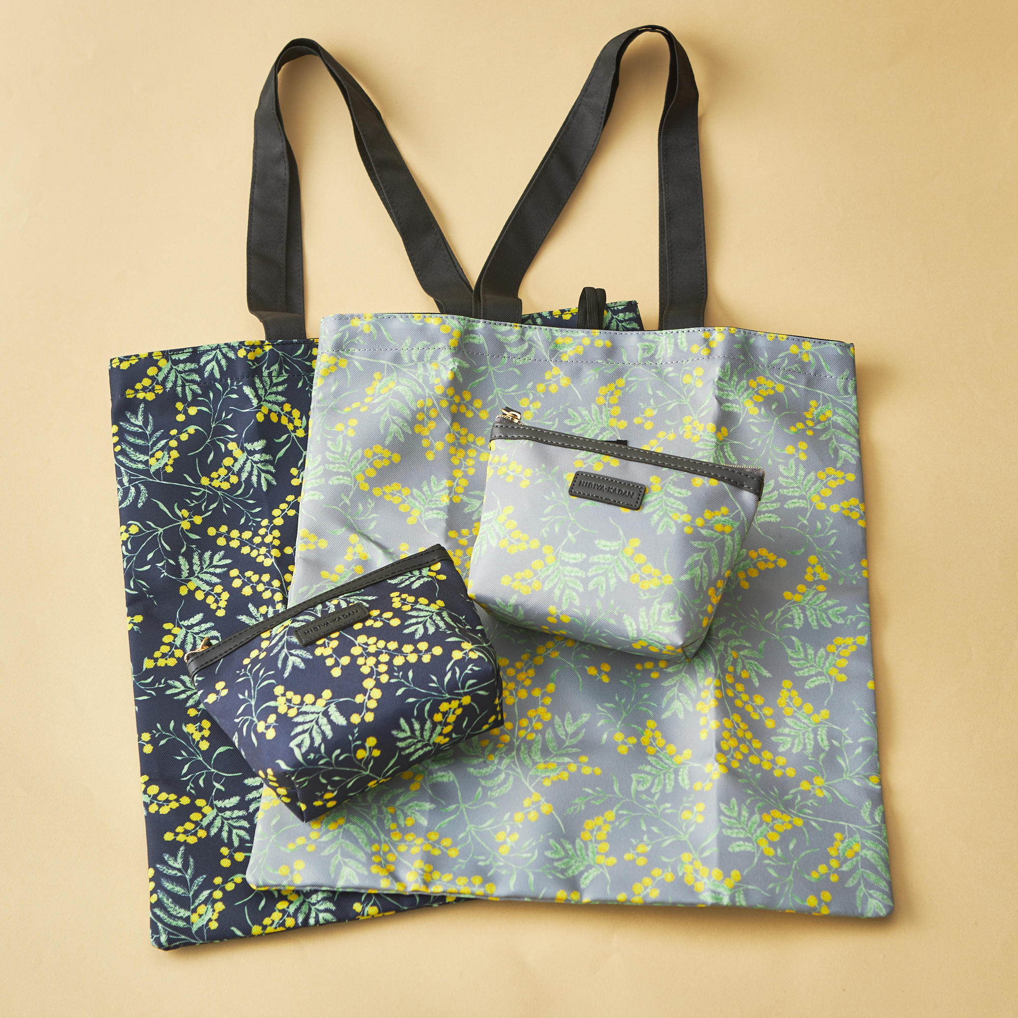 familiar ファミリア Liberty リバティ 花柄 トートバッグ M familiar ファミリア Liberty リバティ 花柄 トートバッグ M