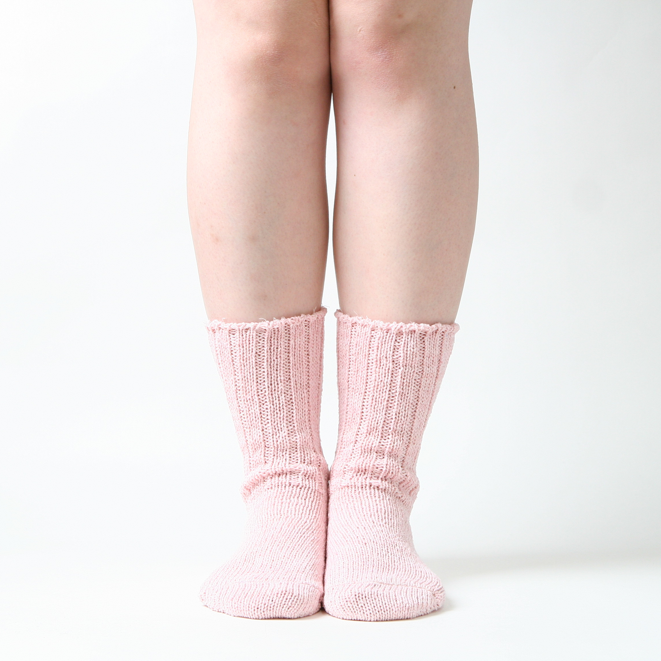 【BOX付き】シルク配合入浴剤と湯上がりシルク靴下のセット