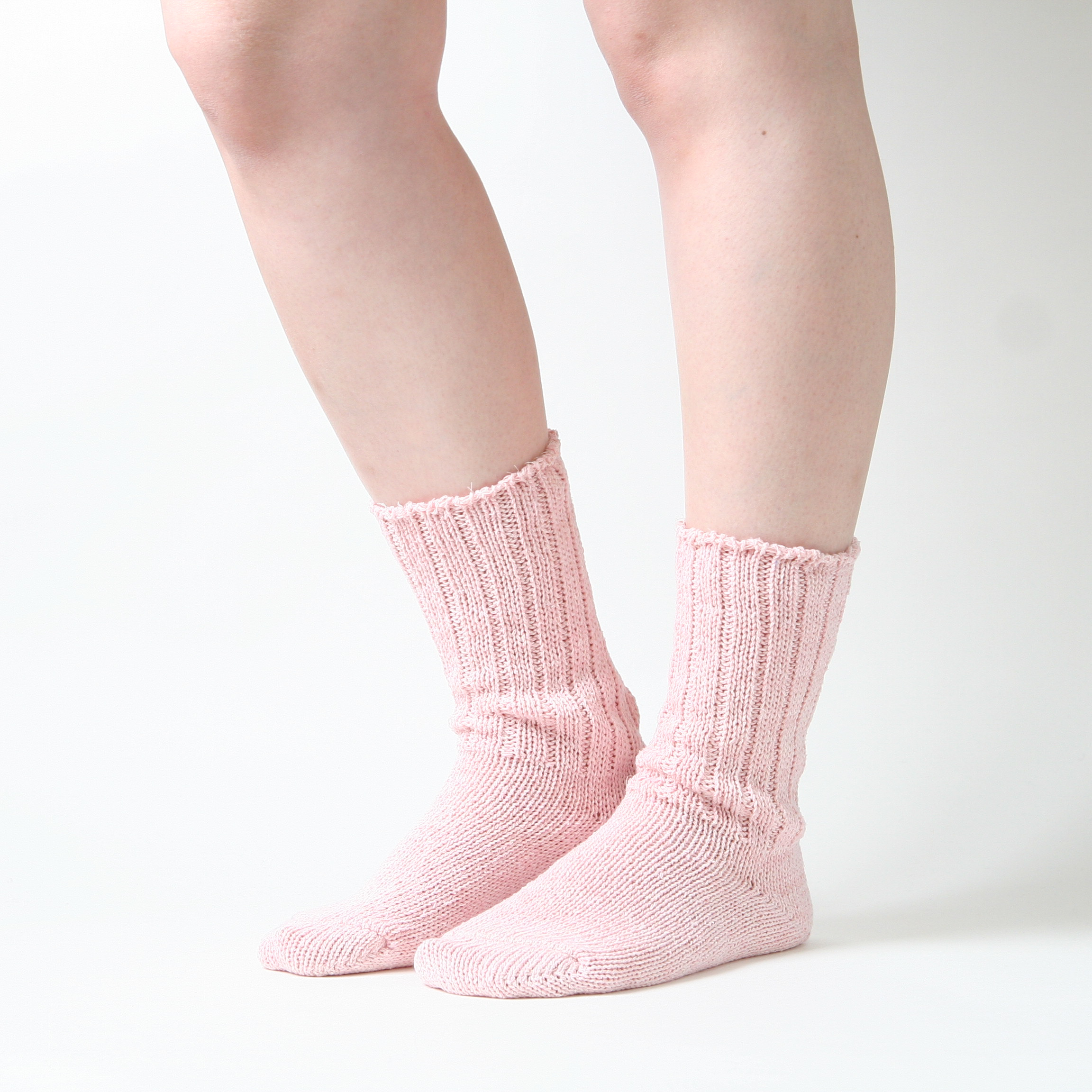 【BOX付き】シルク配合入浴剤と湯上がりシルク靴下のセット