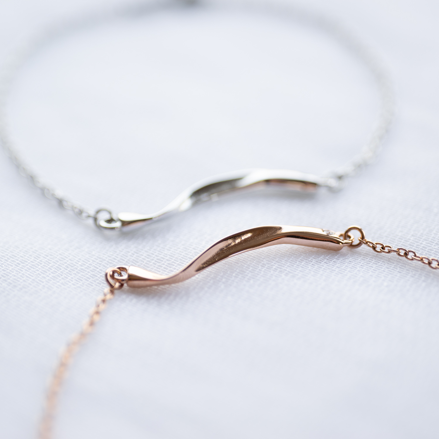 【刻印無料・セミオーダー・ペアセット】メビウス・リボンのペアブレスレット/アンクレット　klb060