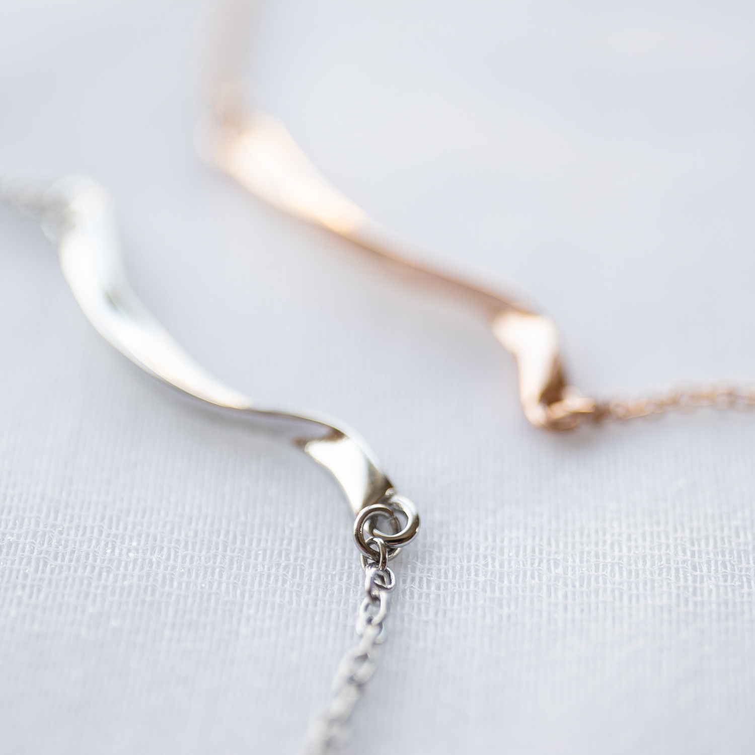 【刻印無料・セミオーダー・ペアセット】メビウス・リボンのペアブレスレット/アンクレット　klb060