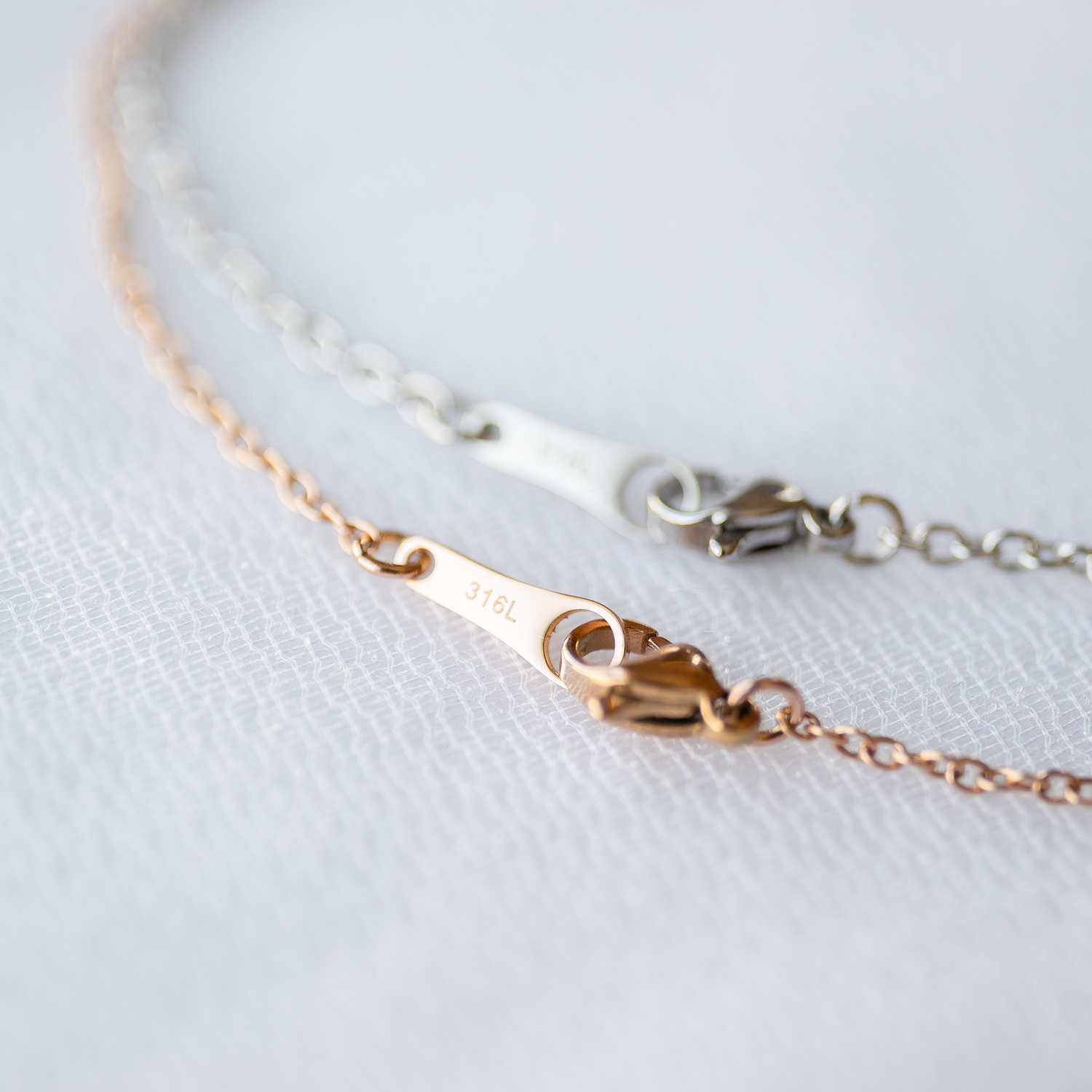 【刻印無料・セミオーダー・ペアセット】メビウス・リボンのペアブレスレット/アンクレット　klb060