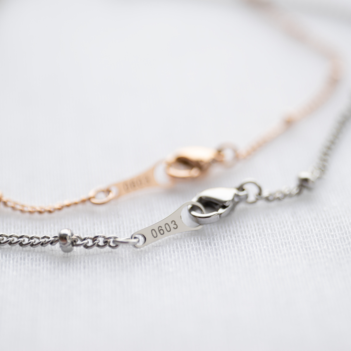 【刻印無料・セミオーダー】タイニービーズのデザインチェーン　ペアアンクレット　klb061