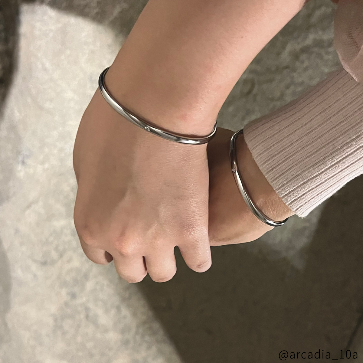 【刻印無料・セミオーダー・ペアでお届け】シンプルなスリム甲丸のペアバングル　klb056