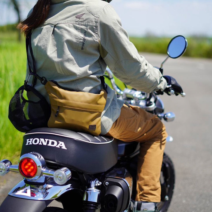 【アウトドア派に！】ACTIVE スリムフィットサコッシュ｜防水・軽量