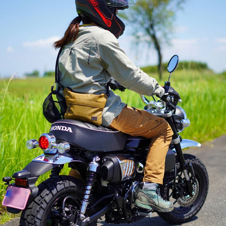 【アウトドア派に！】ACTIVE スリムフィットサコッシュ｜防水・軽量