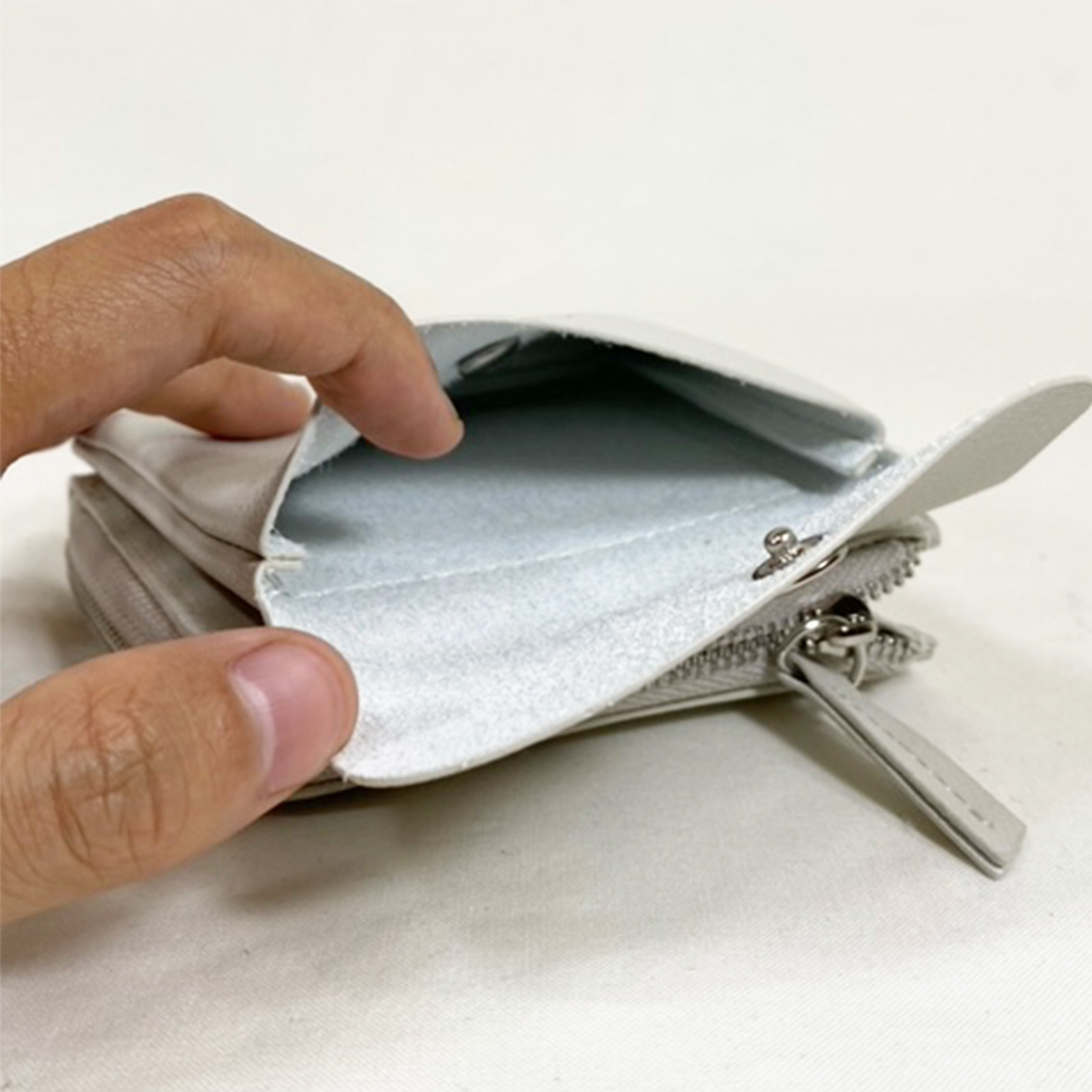 【ミニマムに過ごす】マルチに使える ミニウォレットポーチ