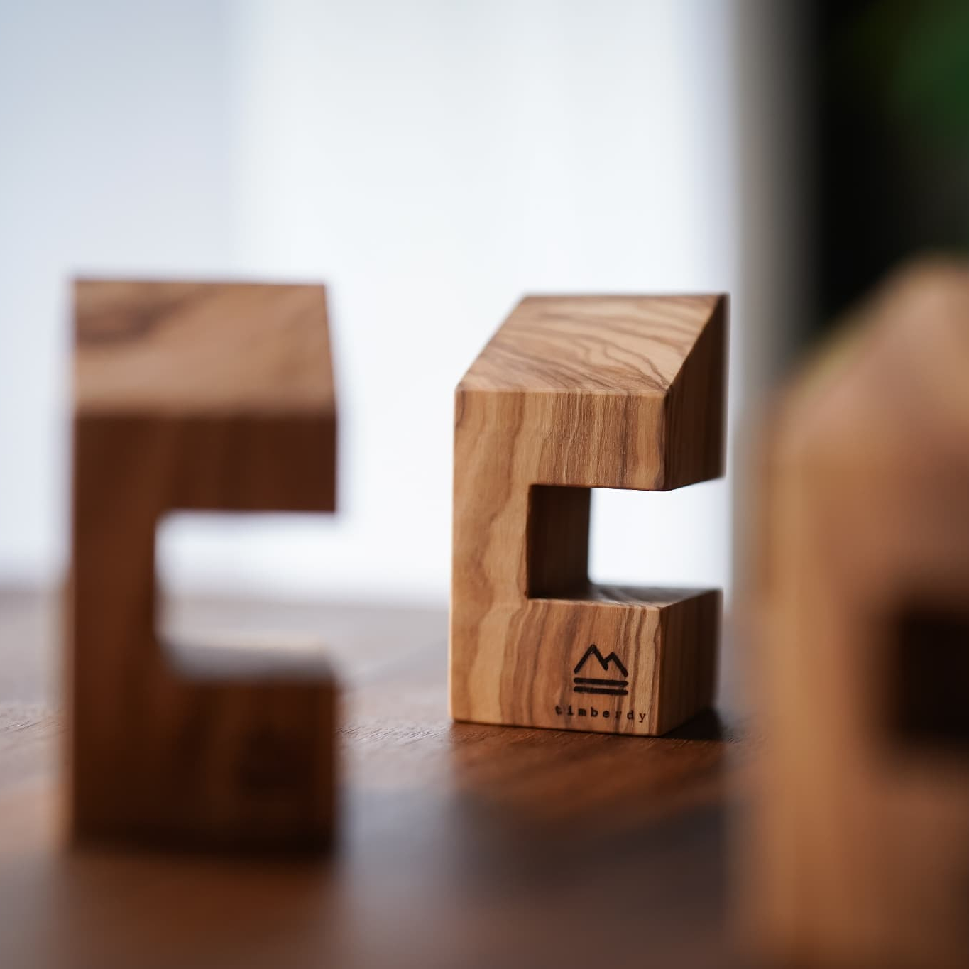 オリーブの木で作る腕時計スタンド