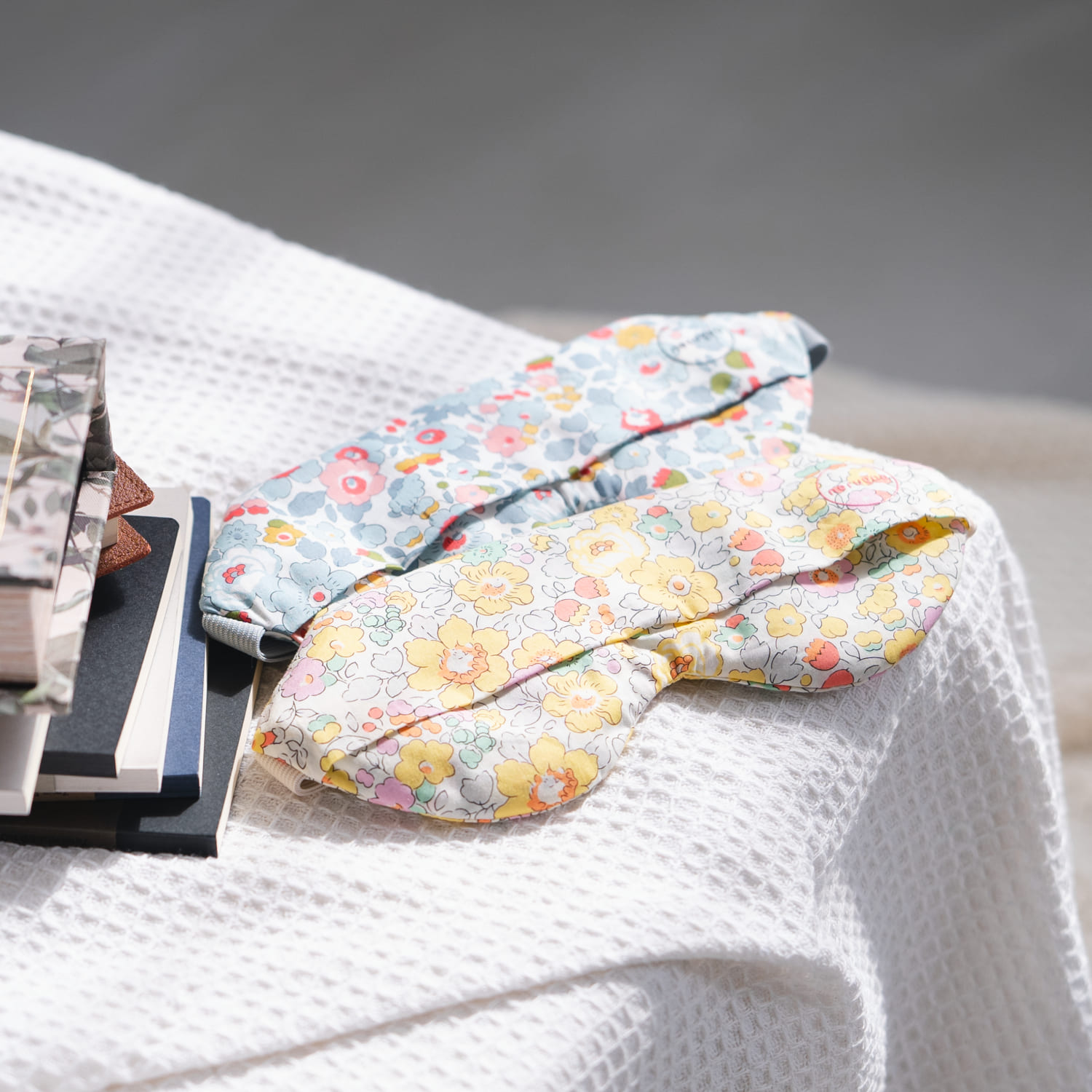 リバティ・ファブリックス タナローン™生地使用　充電式ホットアイマスク