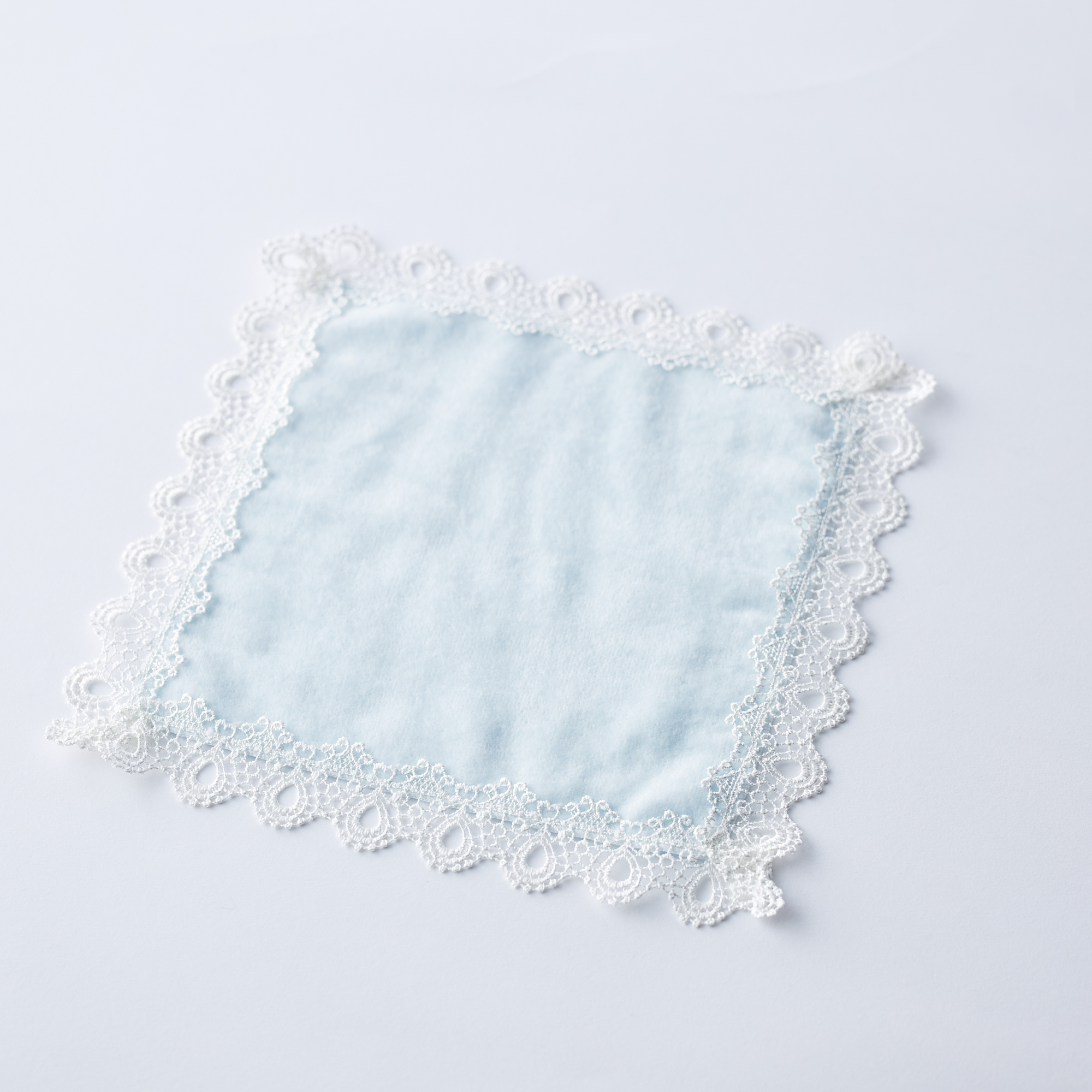 【名入れ/BOX付】ミュシャのアイシャドウ＆レースハンカチセット