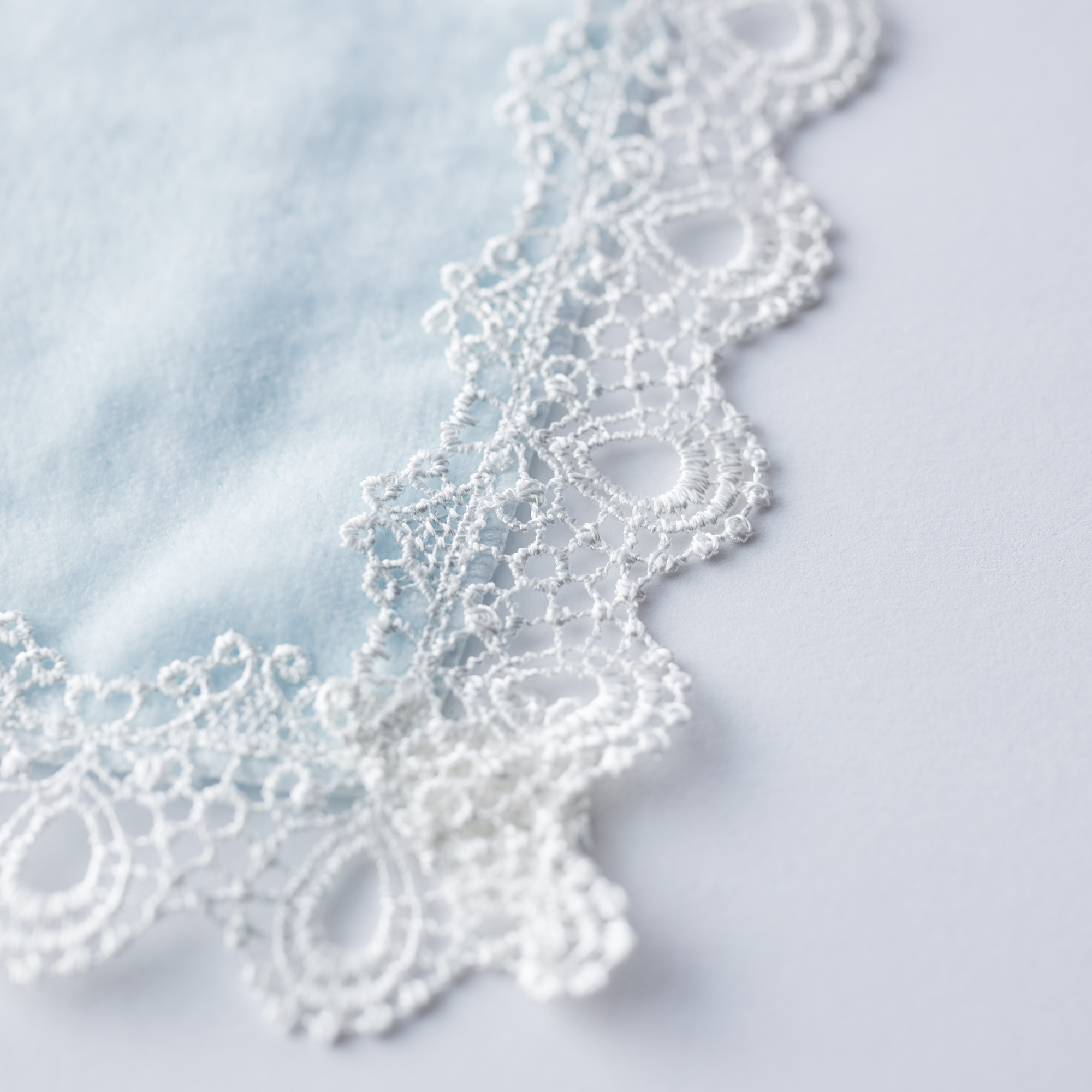 【名入れ/BOX付】ミュシャのアイシャドウ＆レースハンカチセット