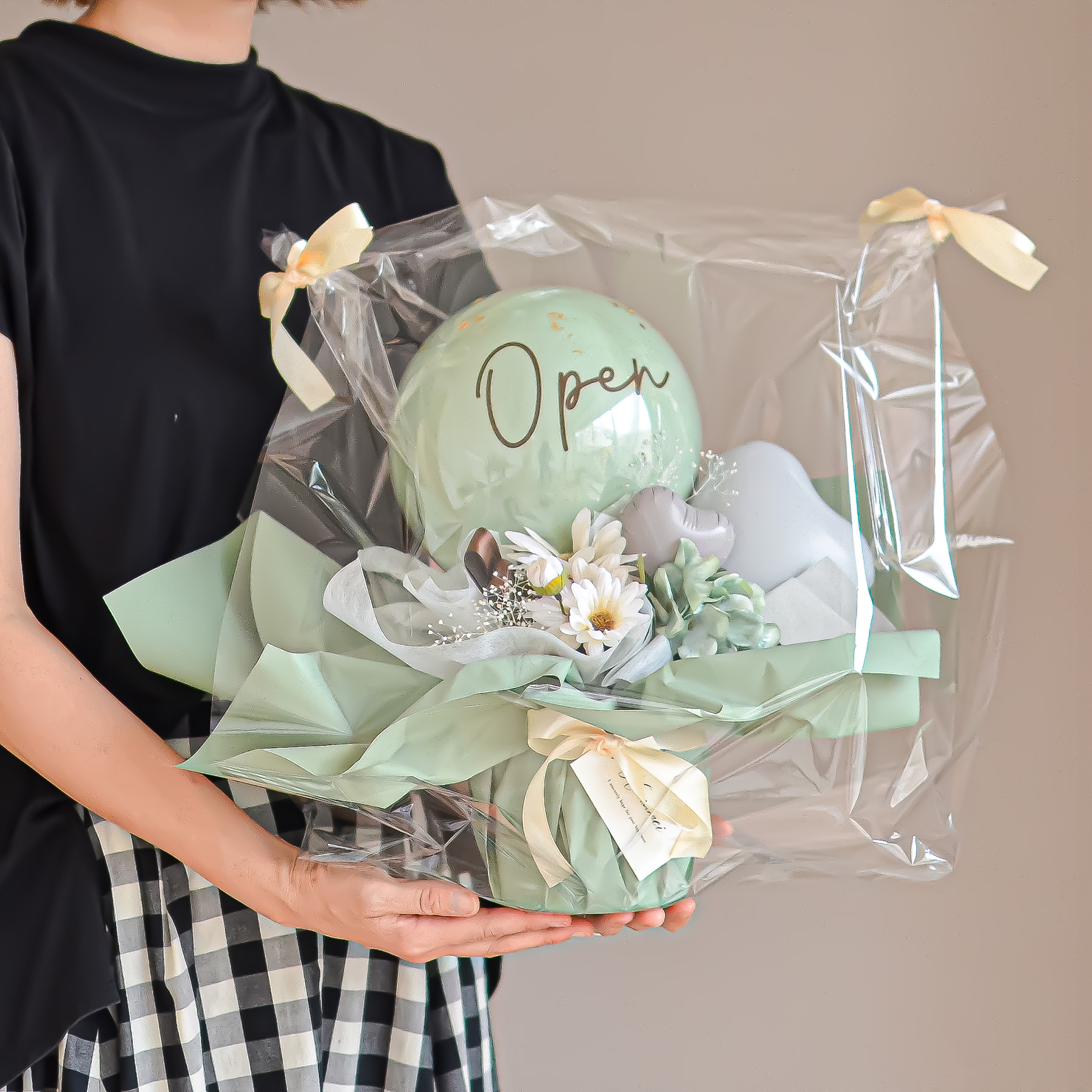 【名入れギフト】ドルチェのように甘くて可愛いギフト「バルーンギフト ドルチェ」