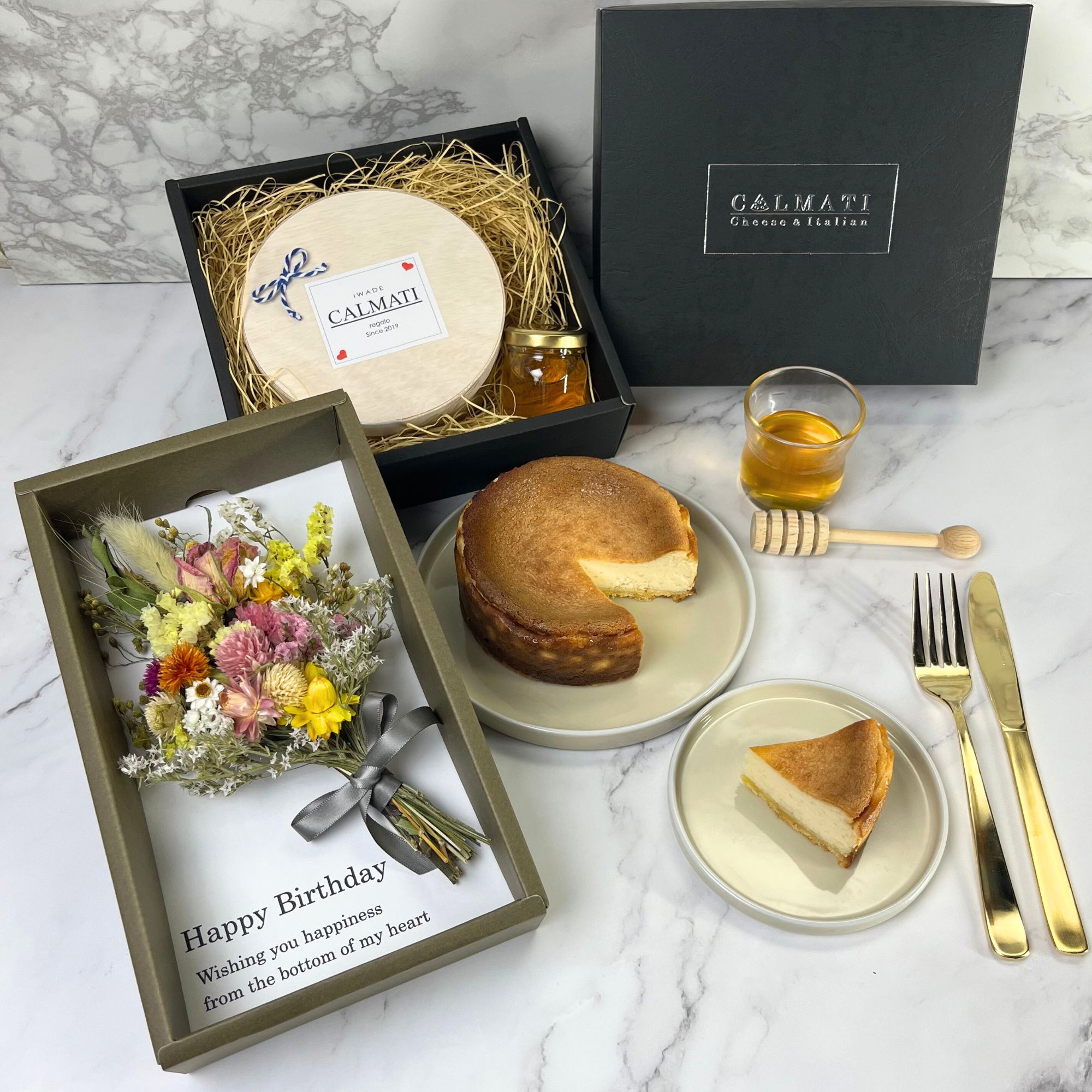 【名入れ可】BOX入りドライフラワーブーケと濃蜜チーズケーキのセット