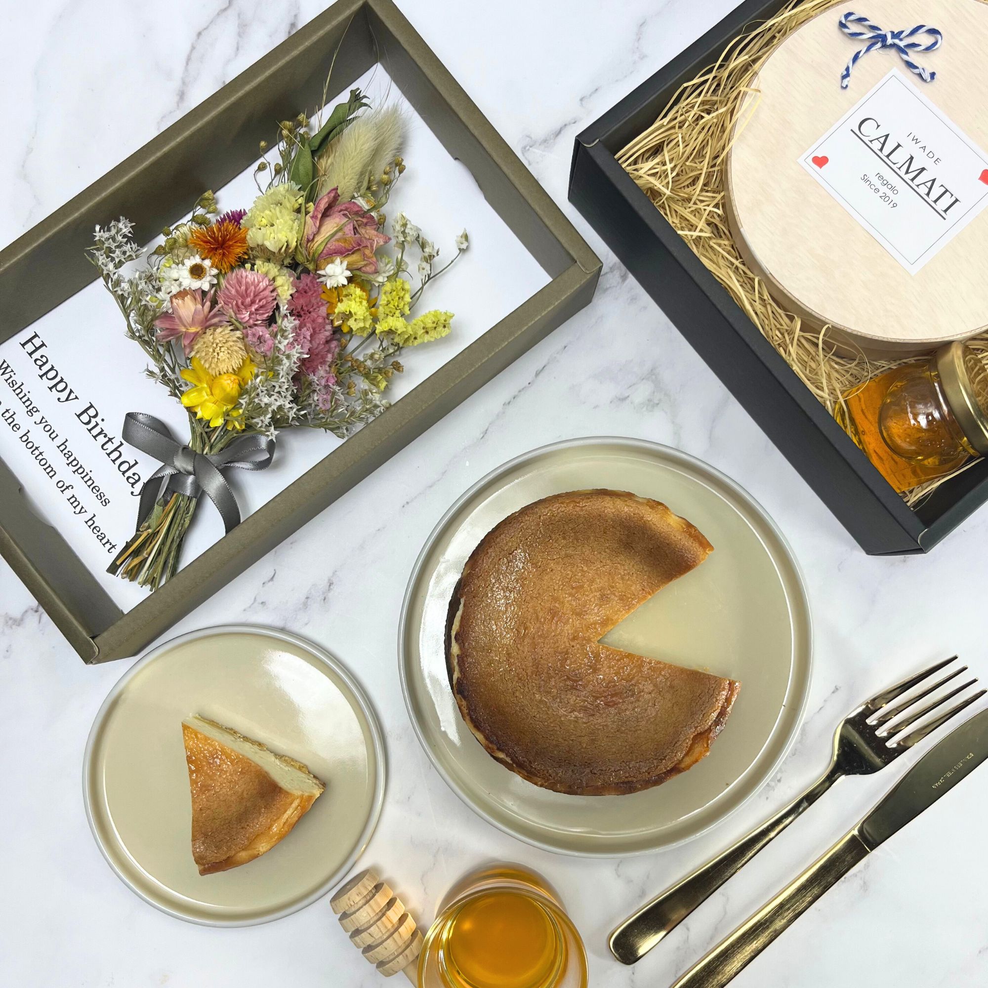 【名入れ可】BOX入りドライフラワーブーケと濃蜜チーズケーキのセット