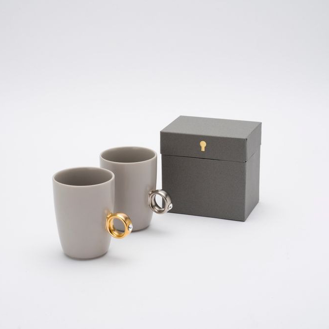 【結婚祝い】タンプカタログギフト “Wedding”と指輪のようなカップのセット