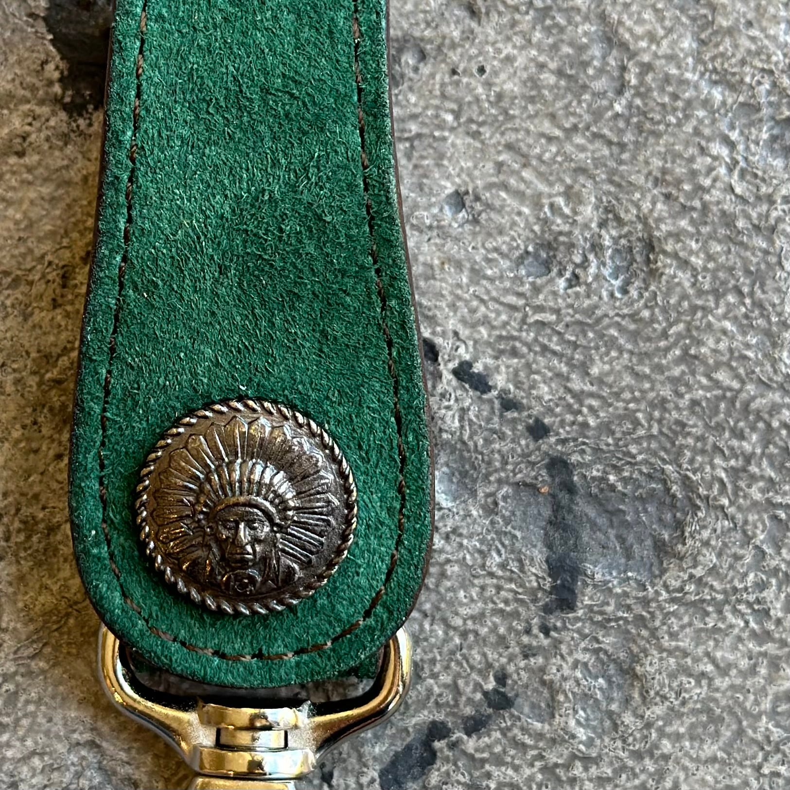 キーリング チーフ スウェード