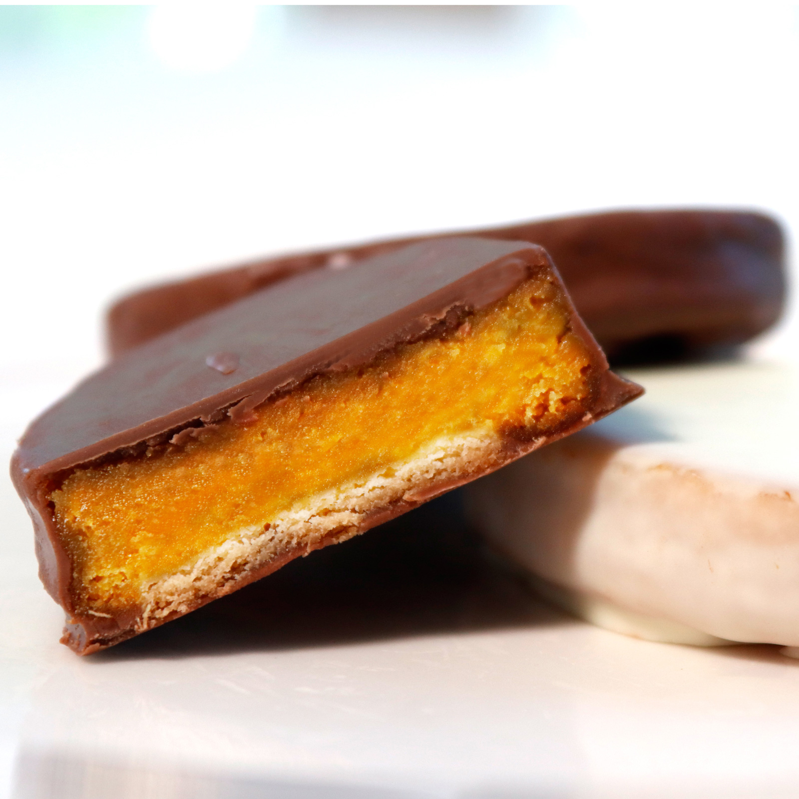 安納芋トリュフチョコレート3個入（ブラック・ホワイト）