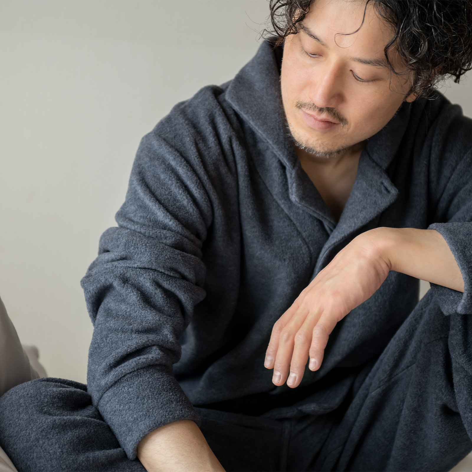 寝るためのフリースメンズパジャマ＜前開き＞