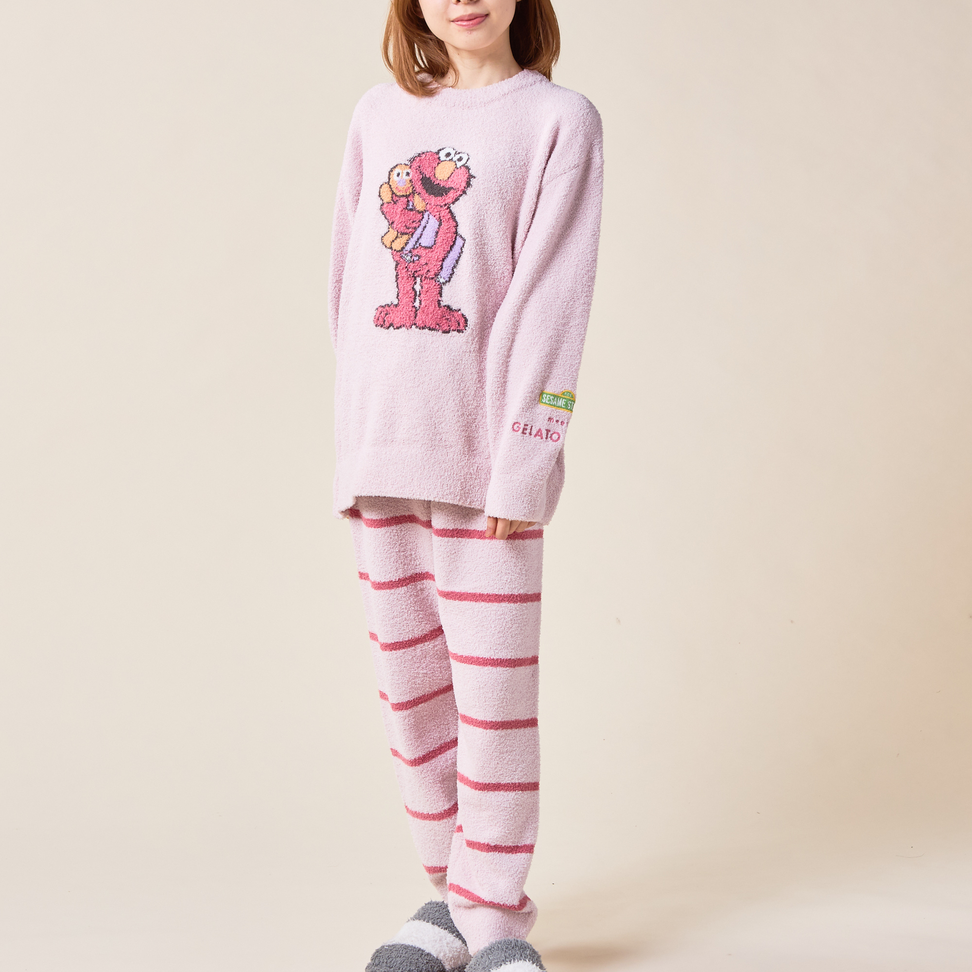 【WOMEN】【SESAME STREET】モチーフJQDプルオーバー&ロングパンツセット