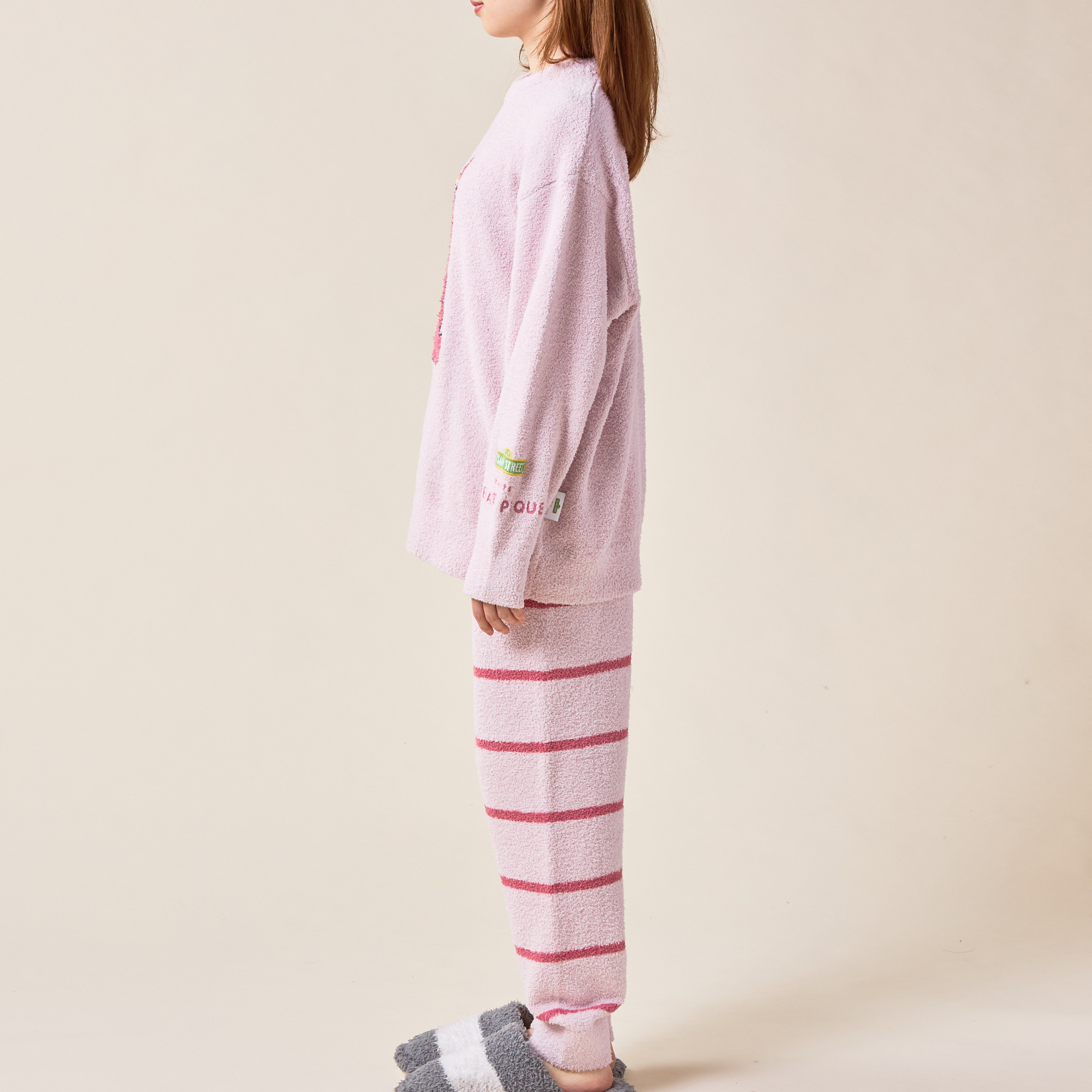 【WOMEN】【SESAME STREET】モチーフJQDプルオーバー&ロングパンツセット