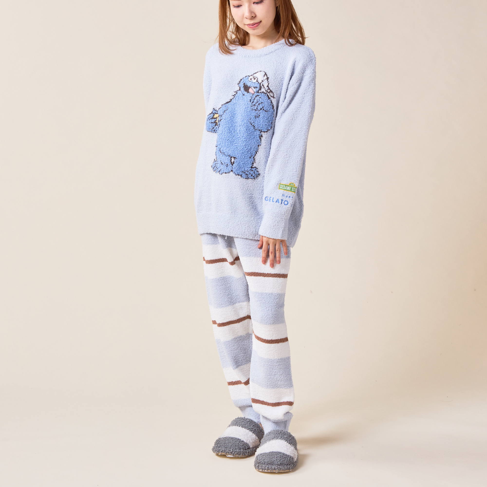 【WOMEN】【SESAME STREET】モチーフJQDプルオーバー&ロングパンツセット