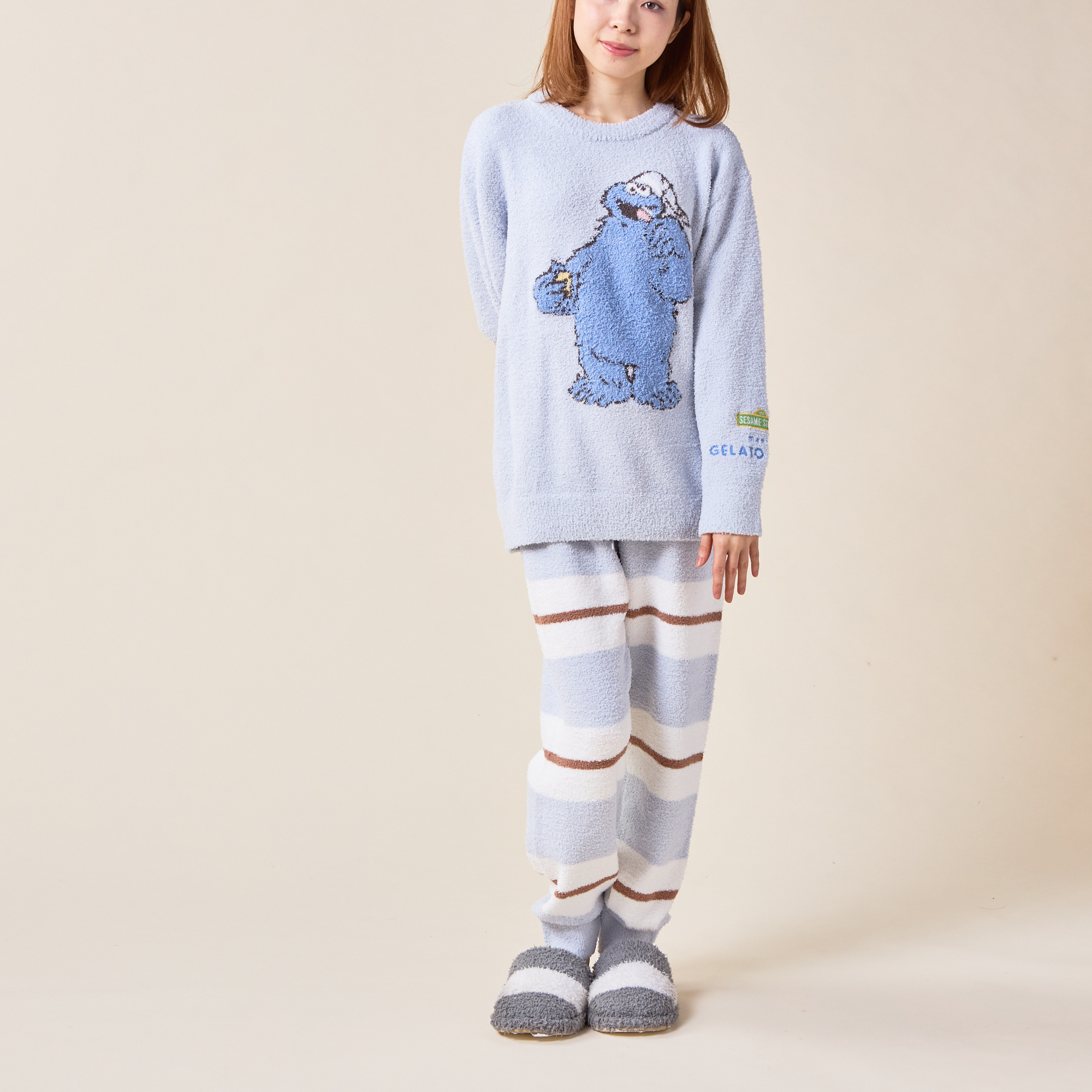 【WOMEN】【SESAME STREET】モチーフJQDプルオーバー&ロングパンツセット