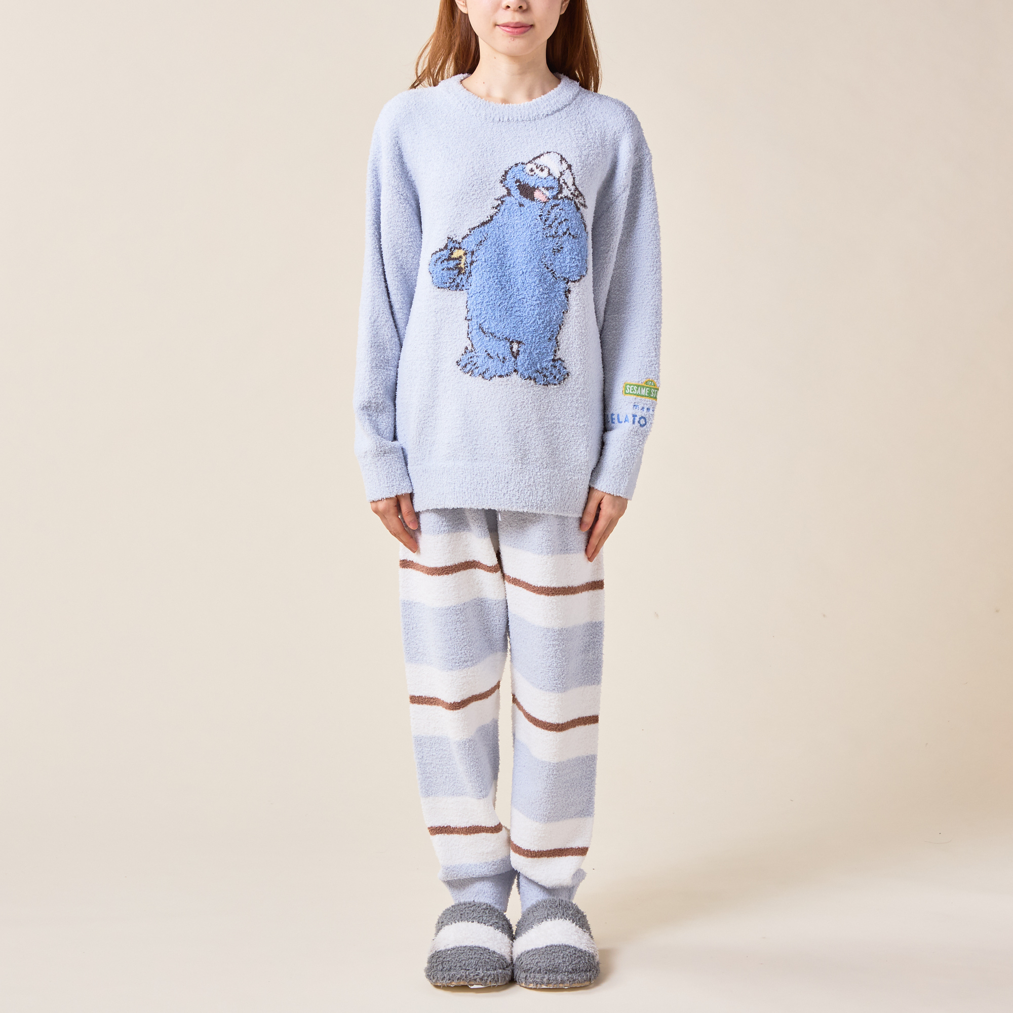 【WOMEN】【SESAME STREET】モチーフJQDプルオーバー&ロングパンツセット