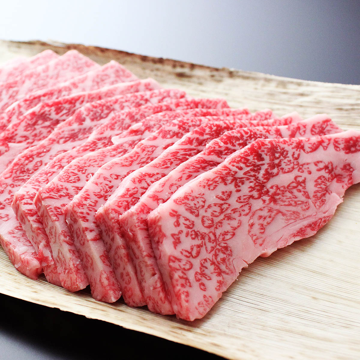 とろける 黒毛和牛 上カルビ ヒウチ 焼肉