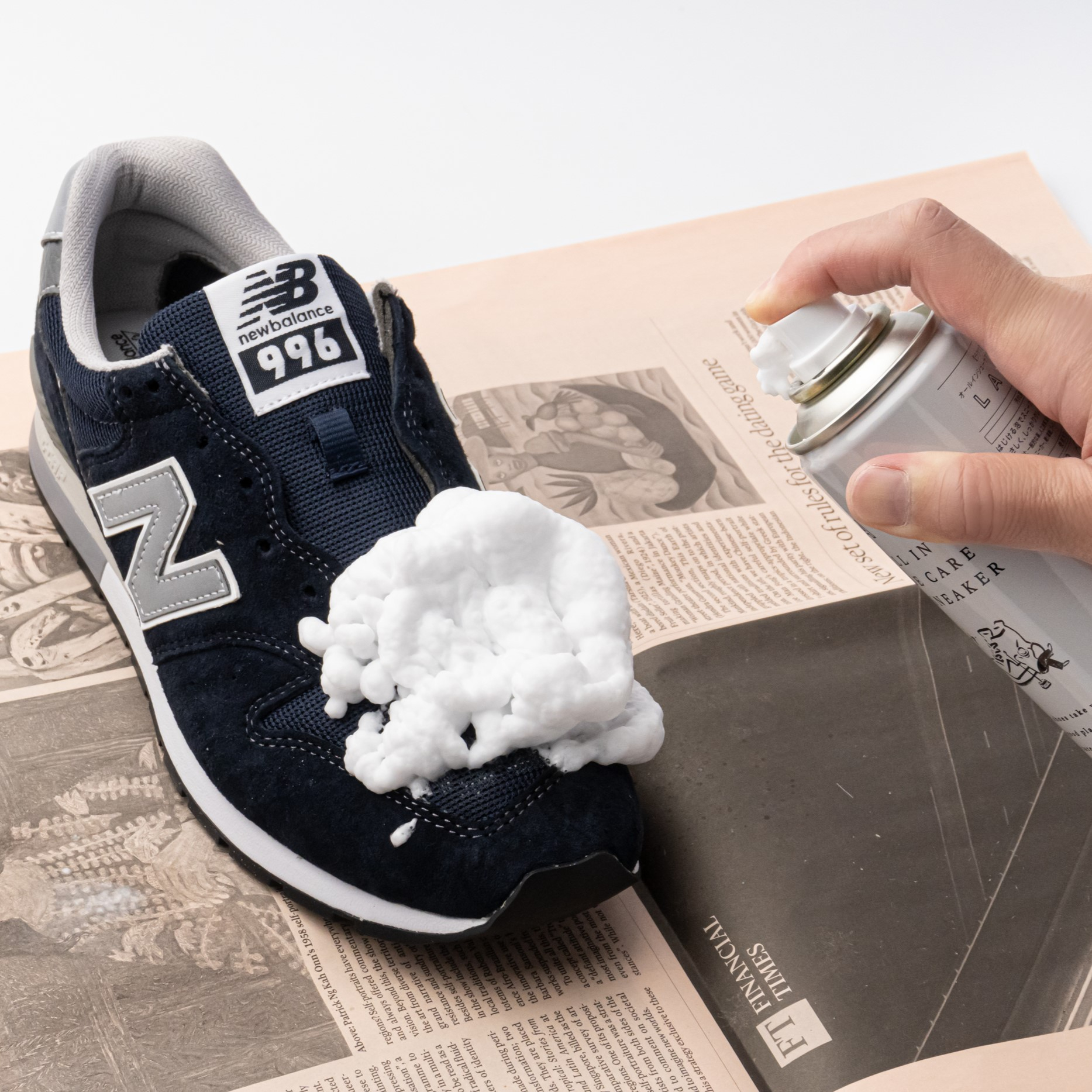 スニーカーのためのシュークリーナー《ALL IN CARE SHOE for SNEAKER》