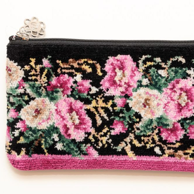 アンティクローズ フラットポーチ