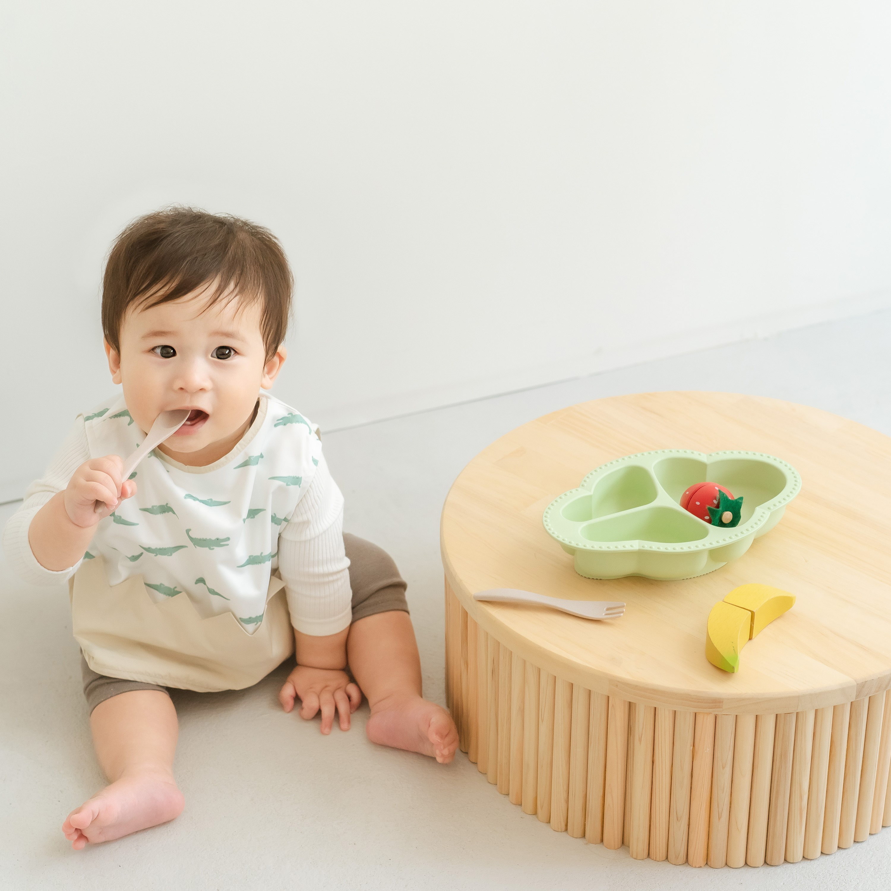 もぐもぐ防水エプロン