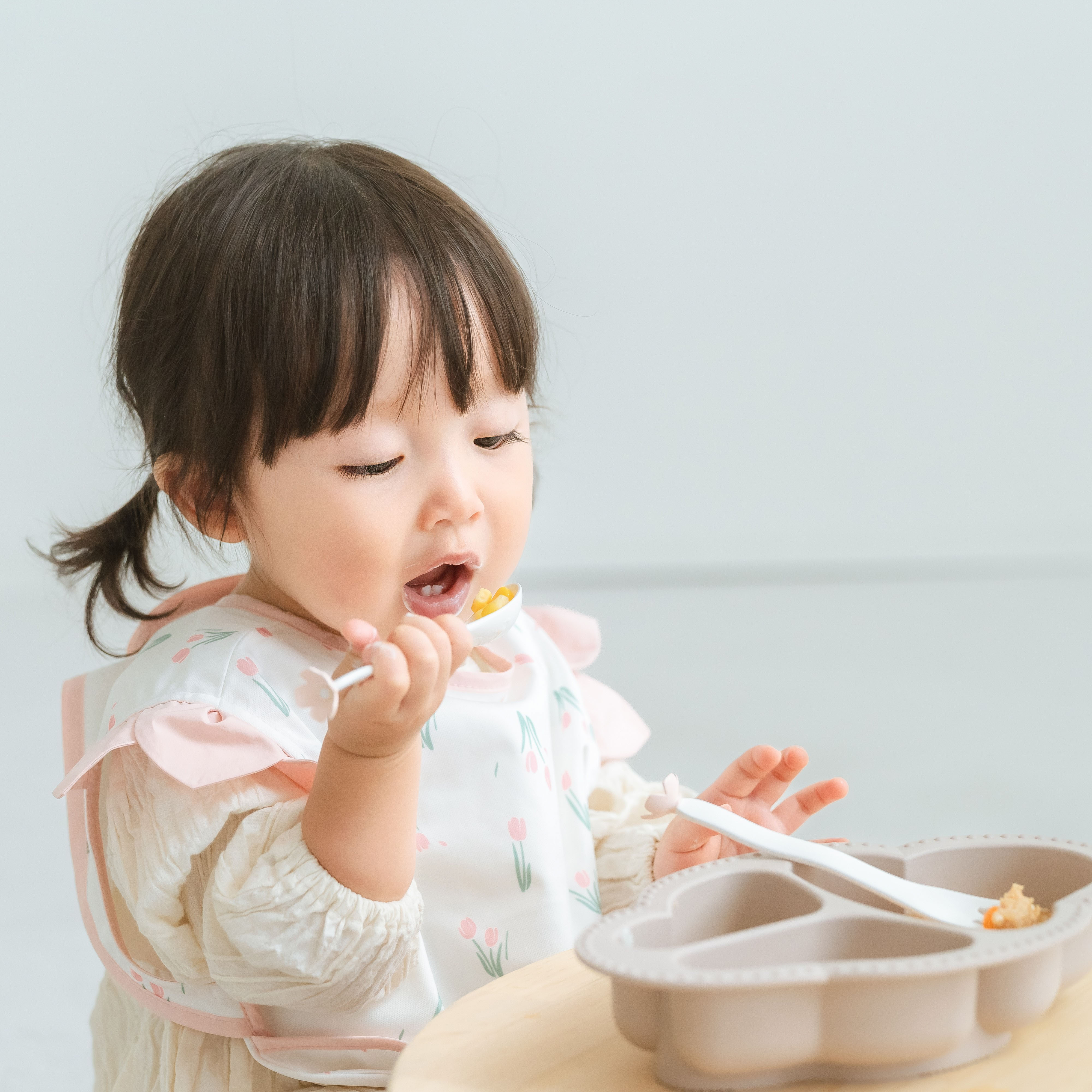 もぐもぐ防水エプロン