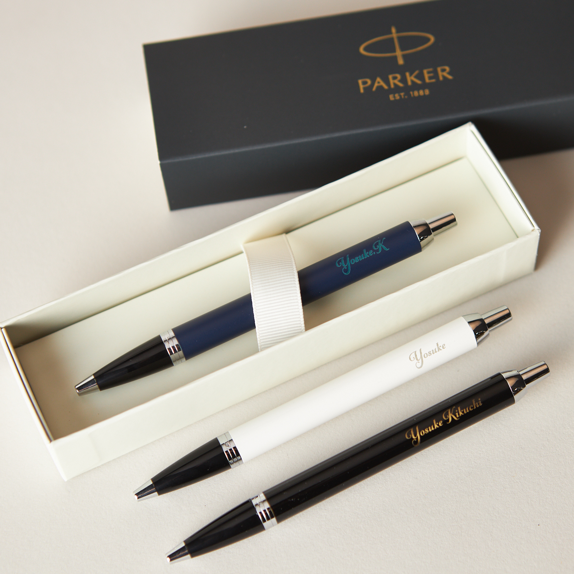 【名入れ/クリスマス限定ボックス付】カシミヤ100%マフラーと名入れボールペンセット